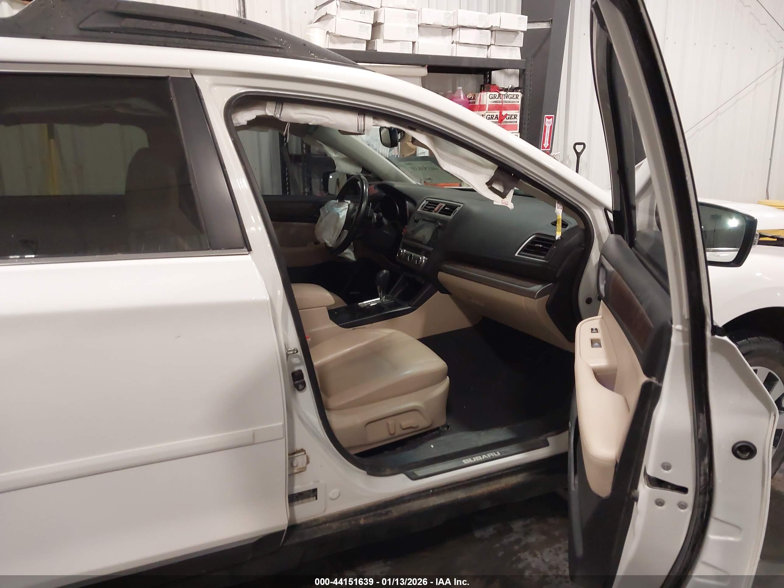 SUBARU OUTBACK image 5
