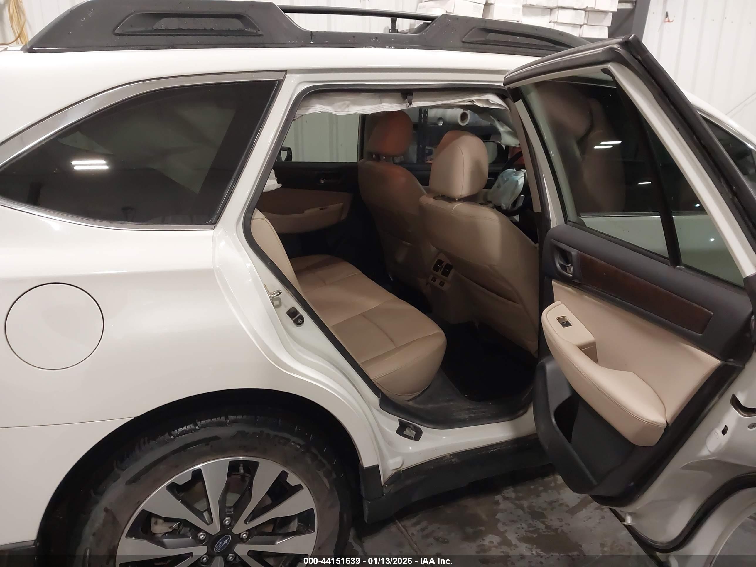 SUBARU OUTBACK image 8