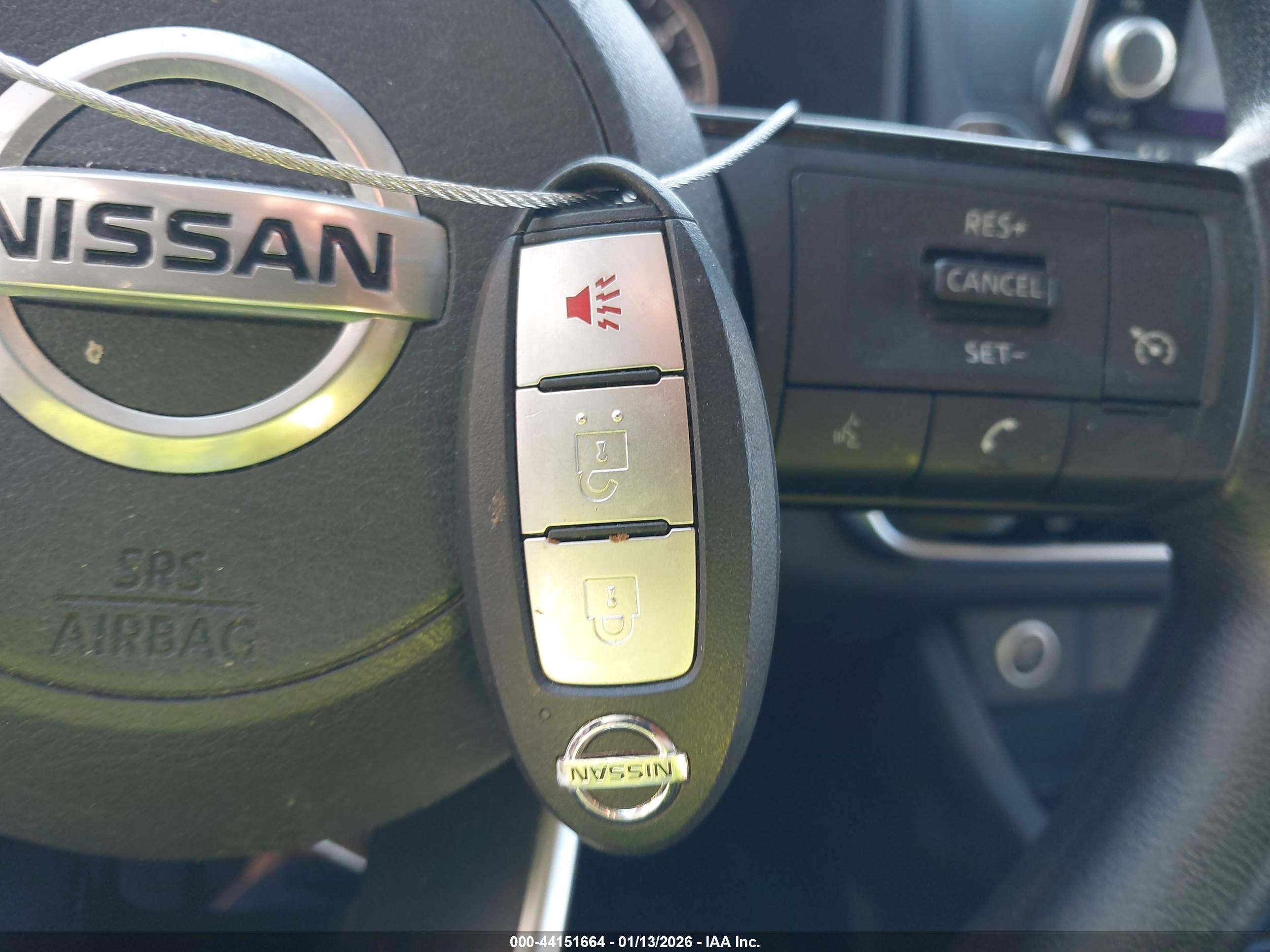 NISSAN ROGUE image 11
