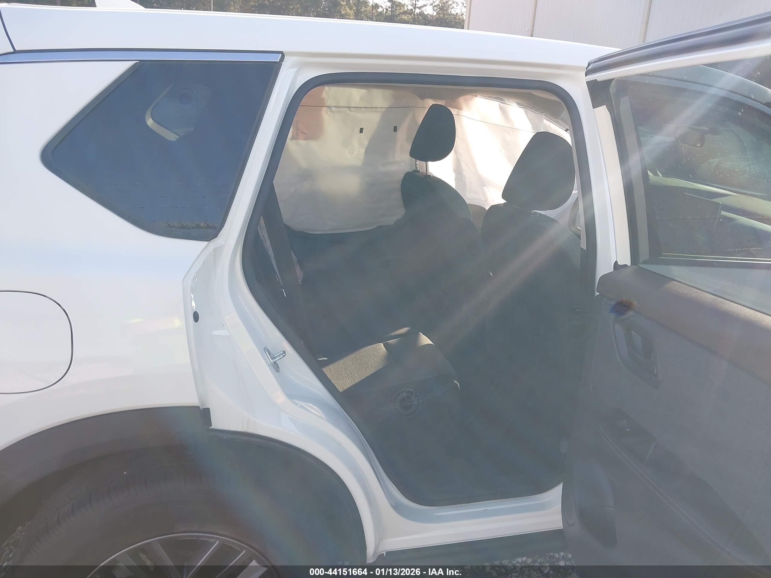 NISSAN ROGUE image 8