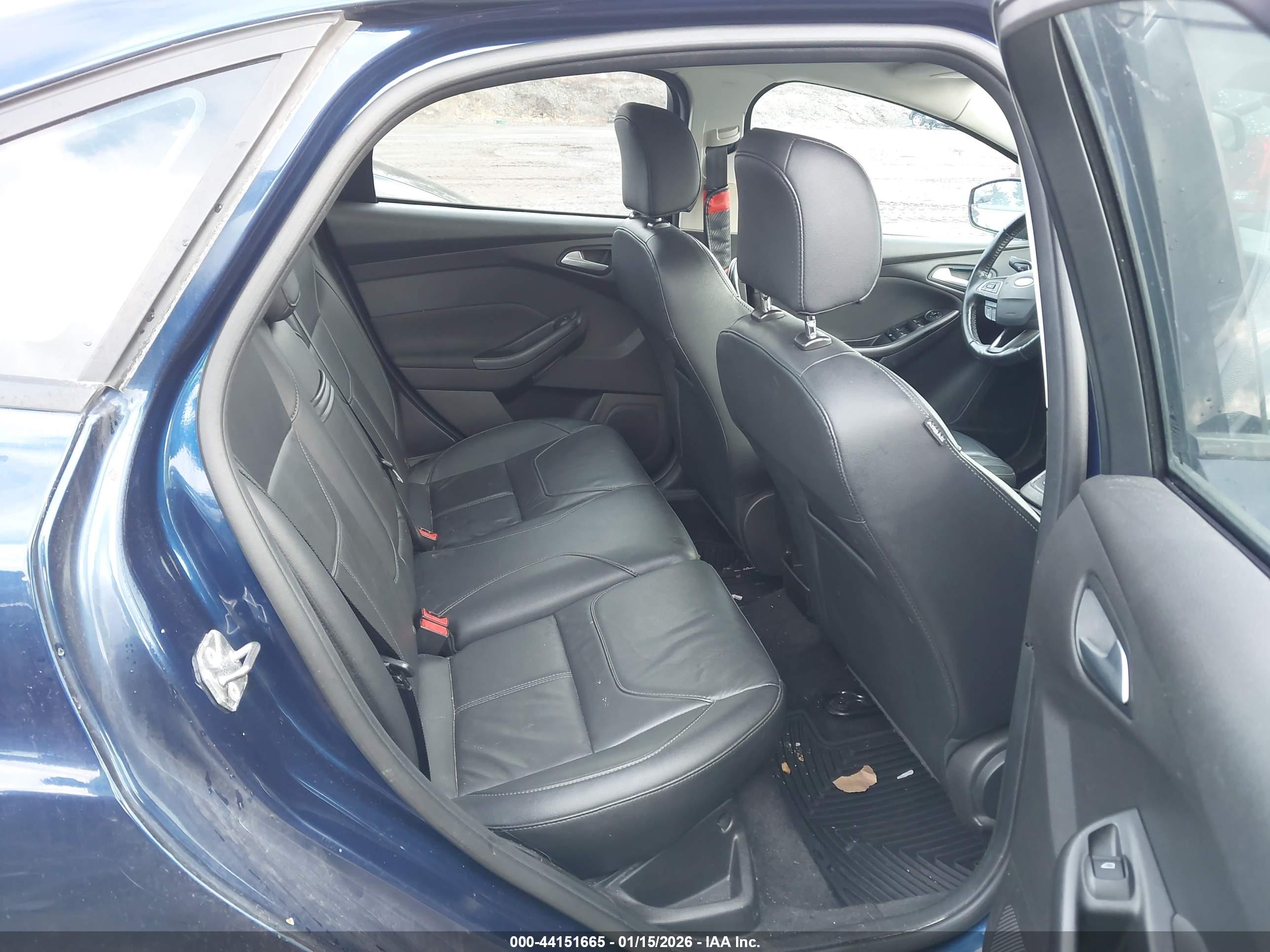 FORD FOCUS image 8
