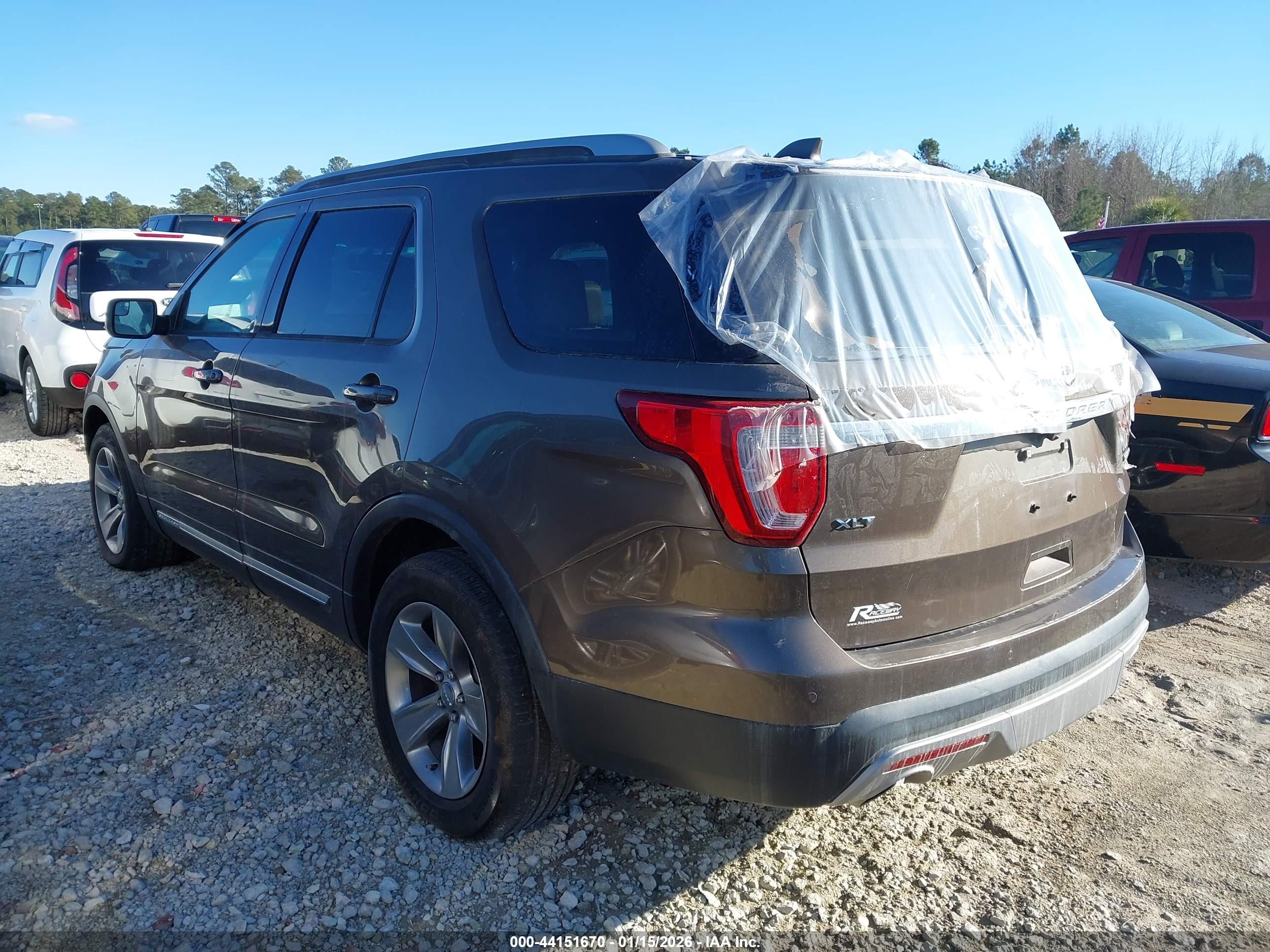 FORD EXPLORER image 3