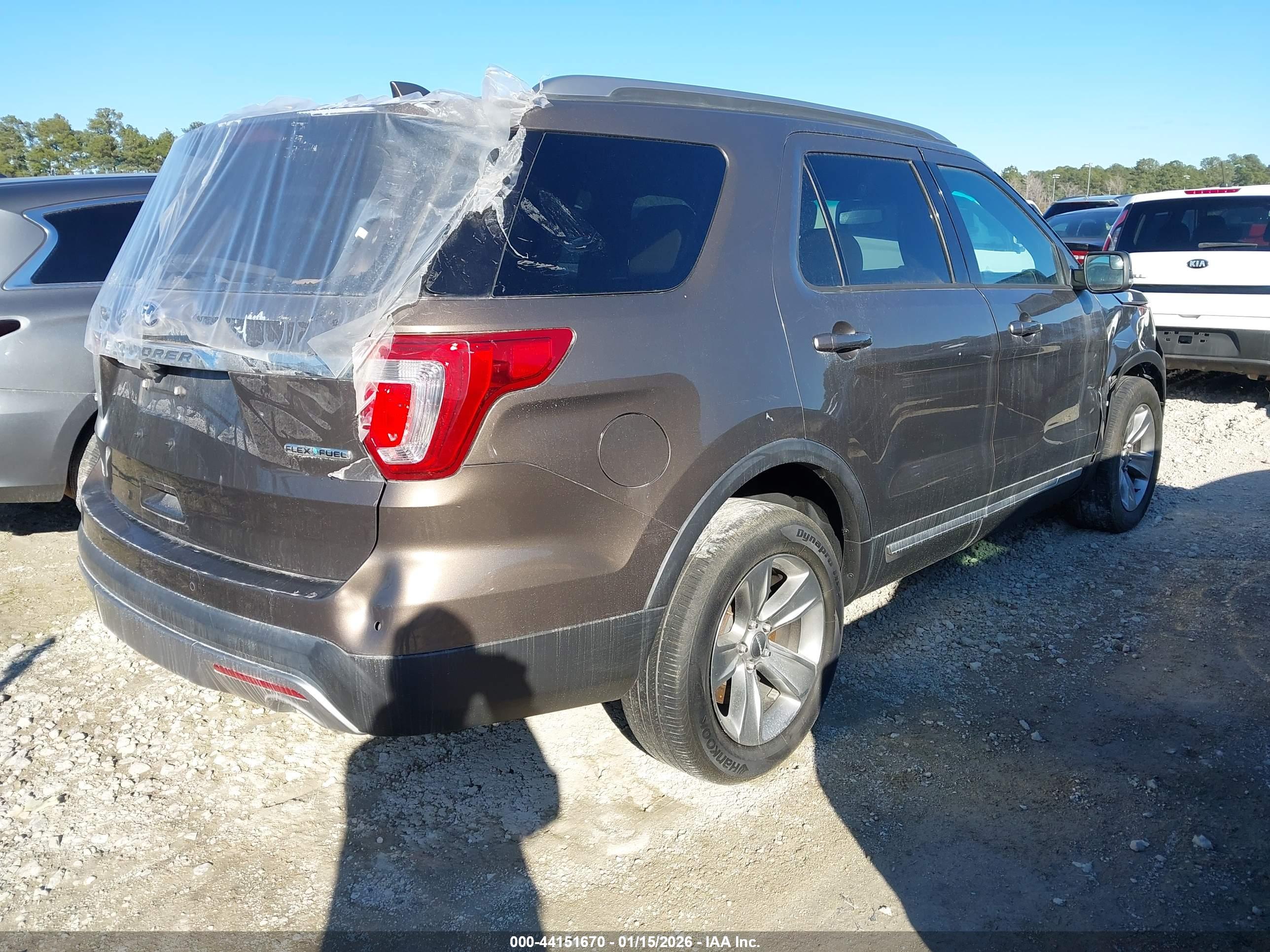 FORD EXPLORER image 4
