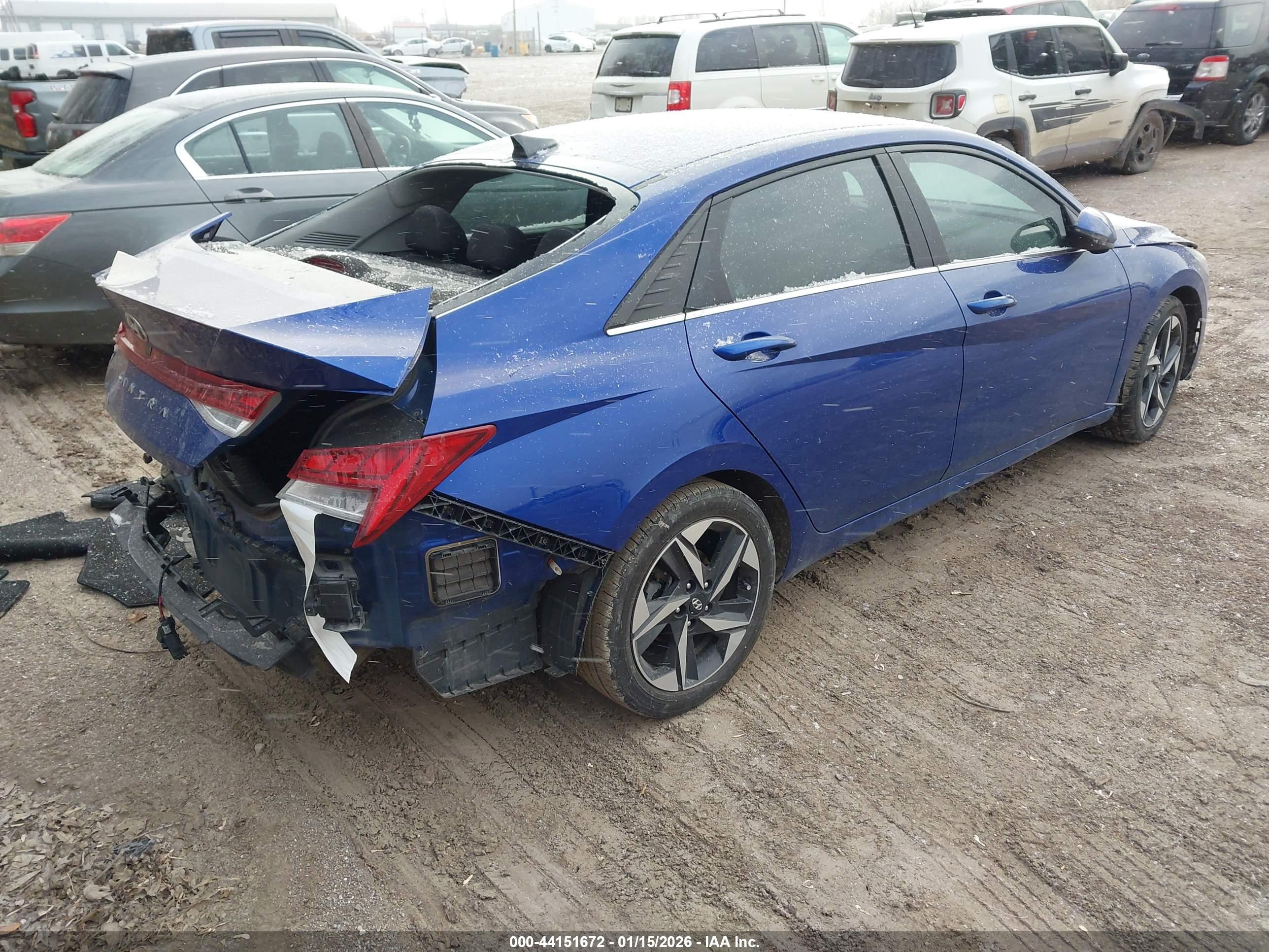 HYUNDAI ELANTRA image 4