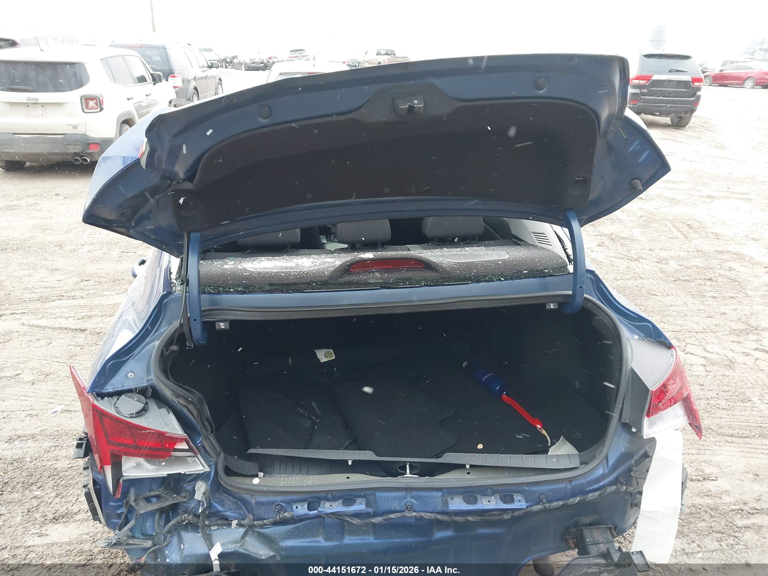 HYUNDAI ELANTRA image 6