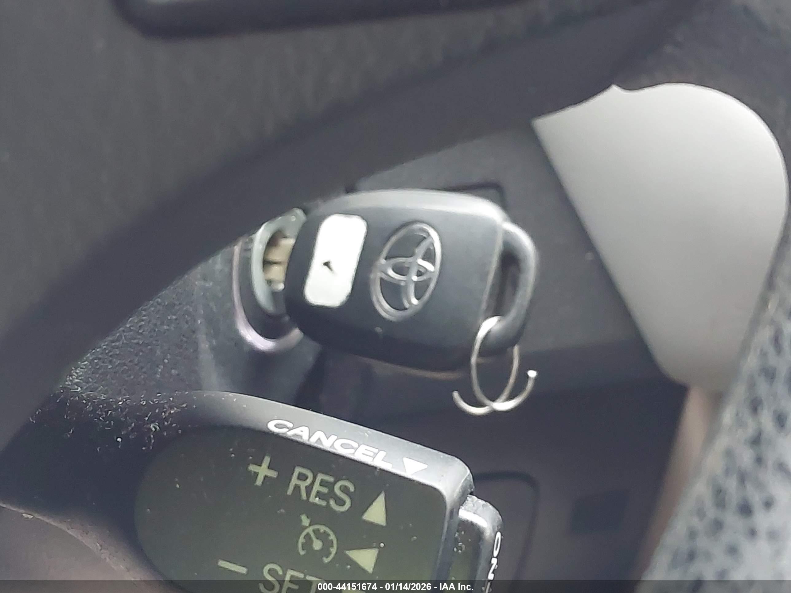 TOYOTA RAV4 image 11