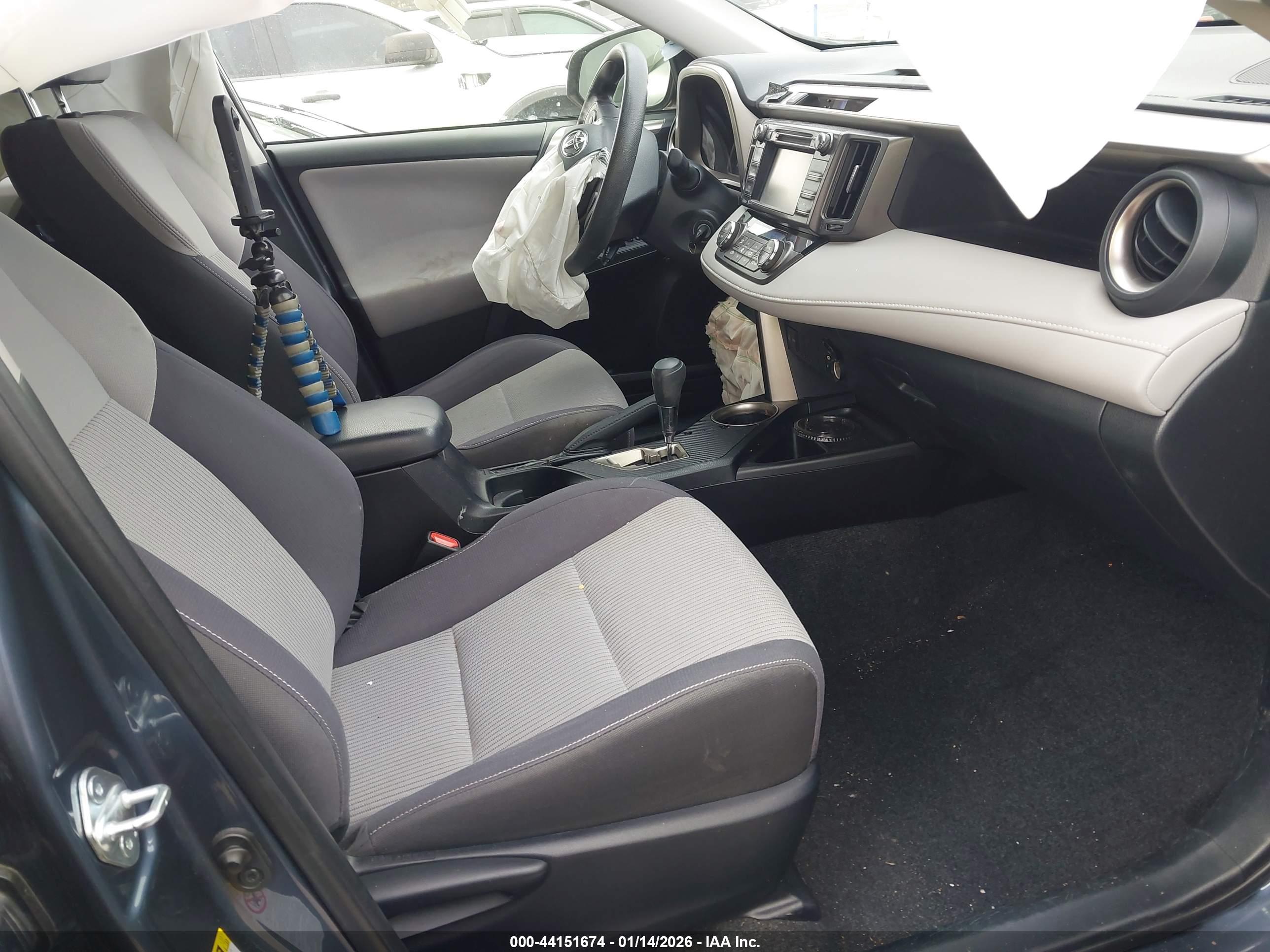 TOYOTA RAV4 image 5