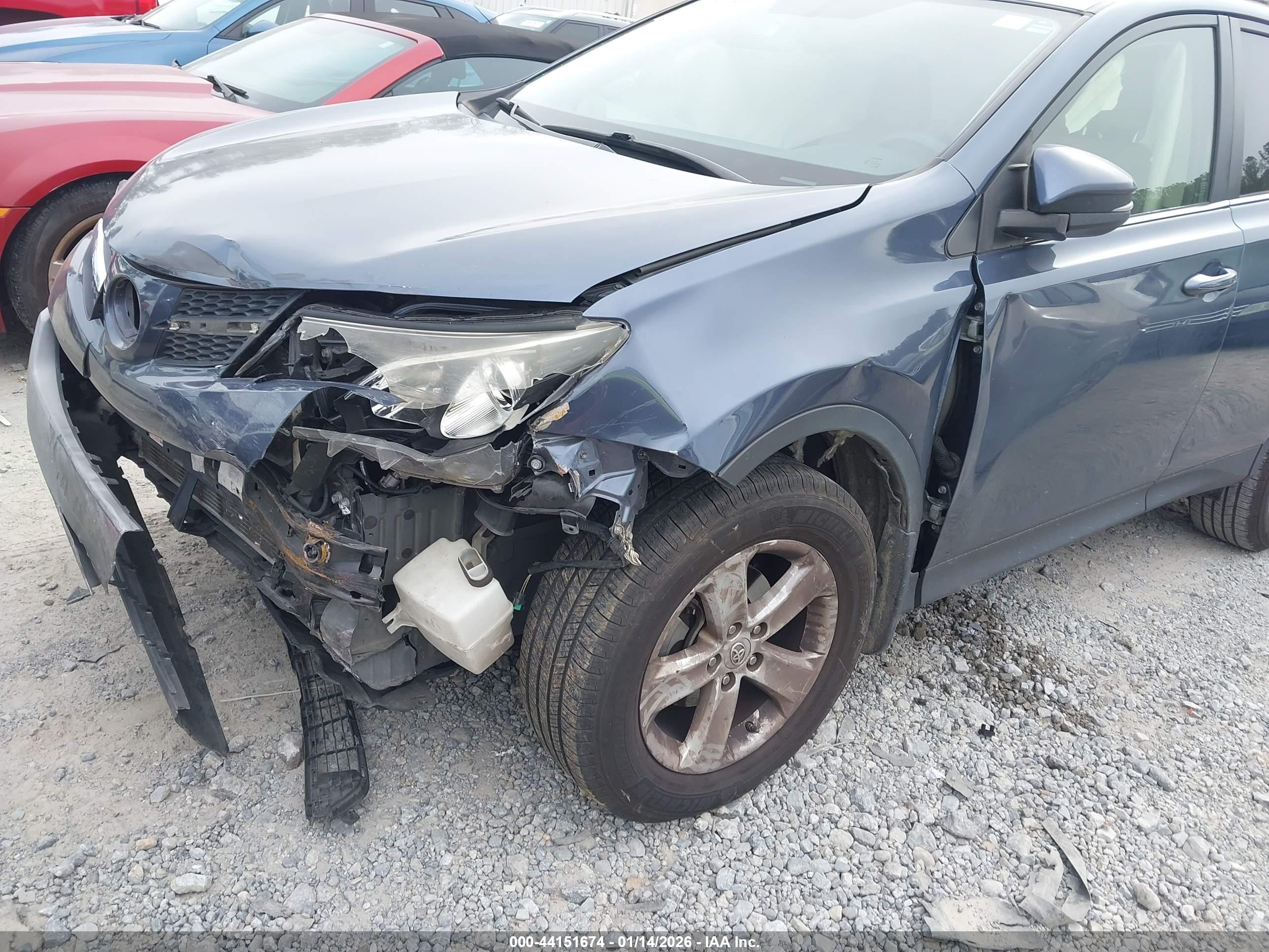 TOYOTA RAV4 image 6