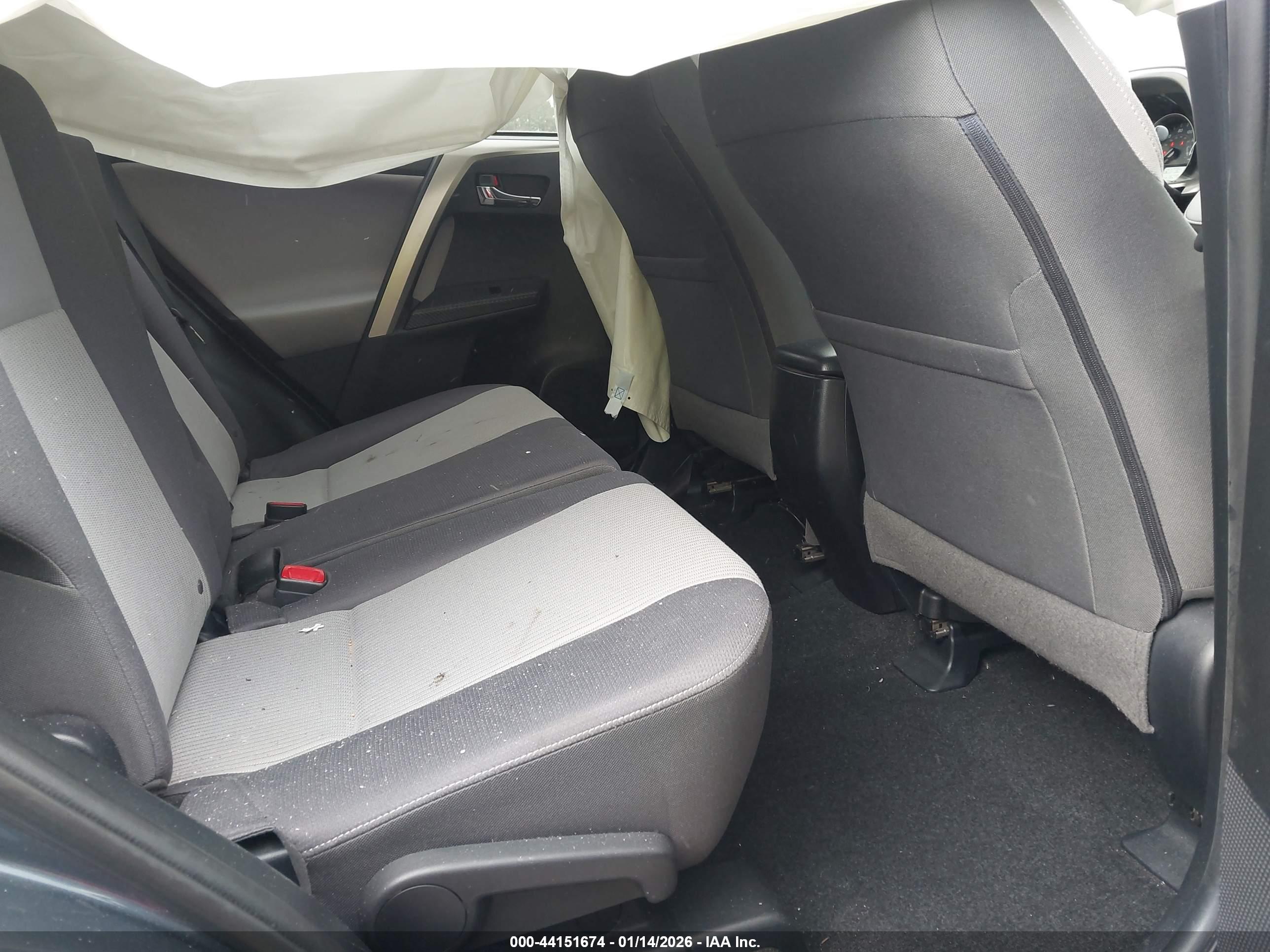 TOYOTA RAV4 image 8