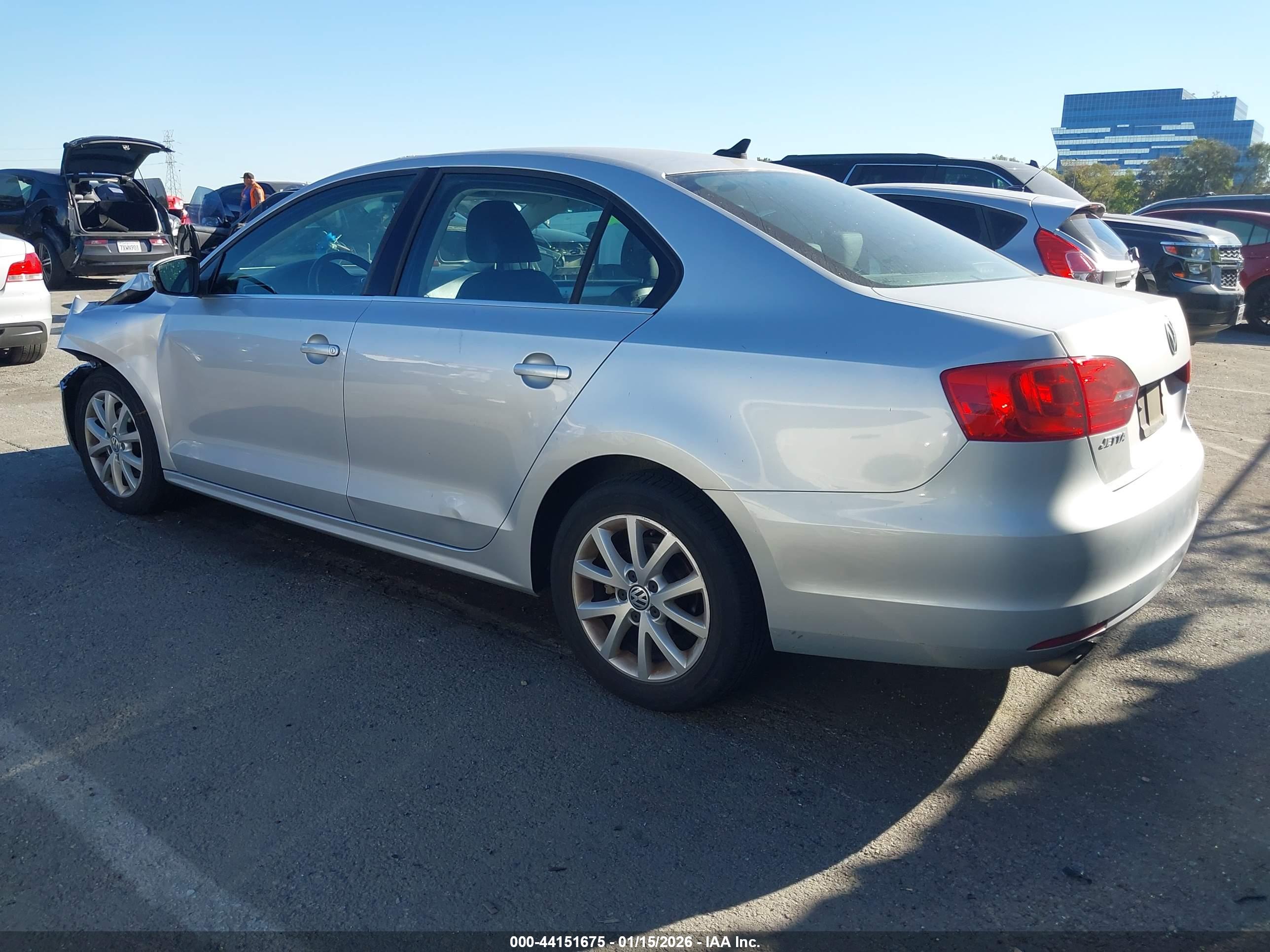 VOLKSWAGEN JETTA image 3