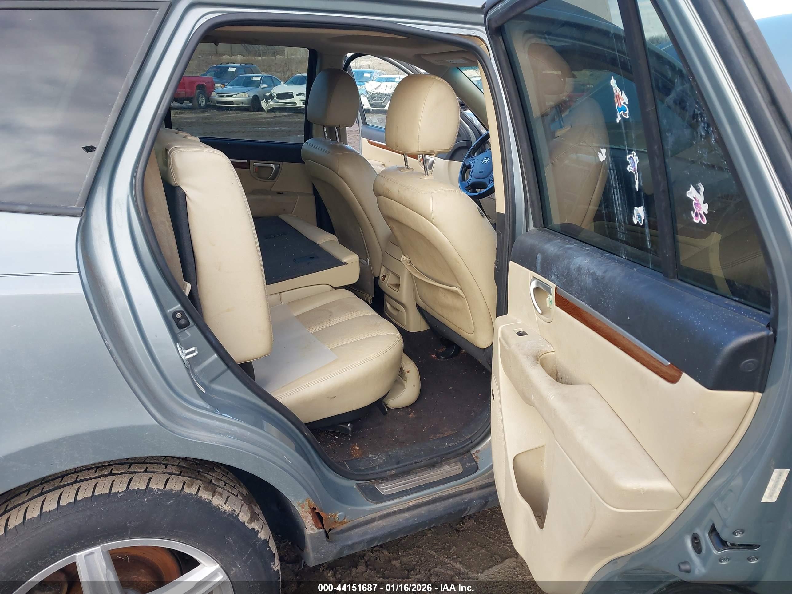 HYUNDAI SANTA image 8