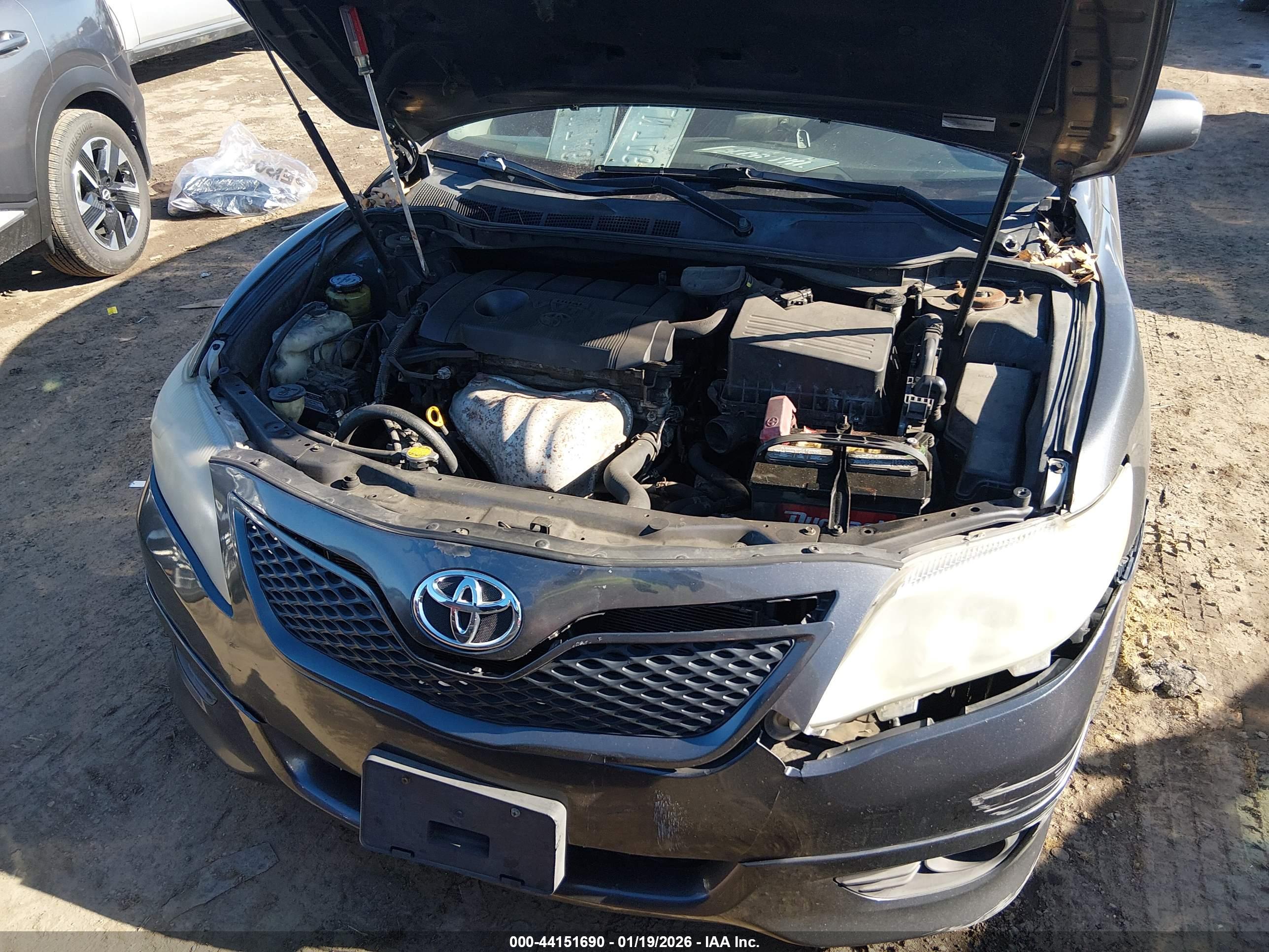TOYOTA CAMRY image 10