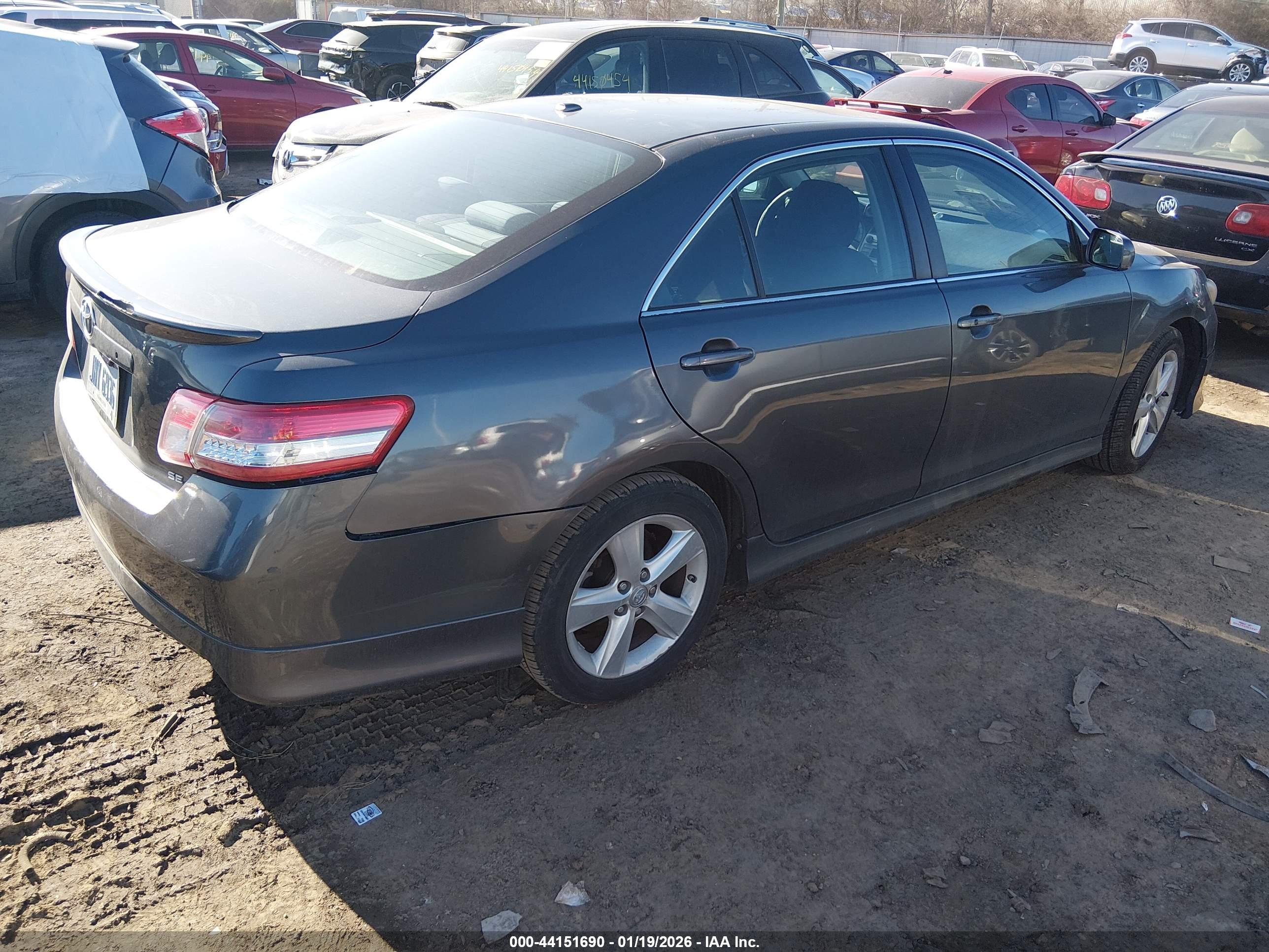TOYOTA CAMRY image 4