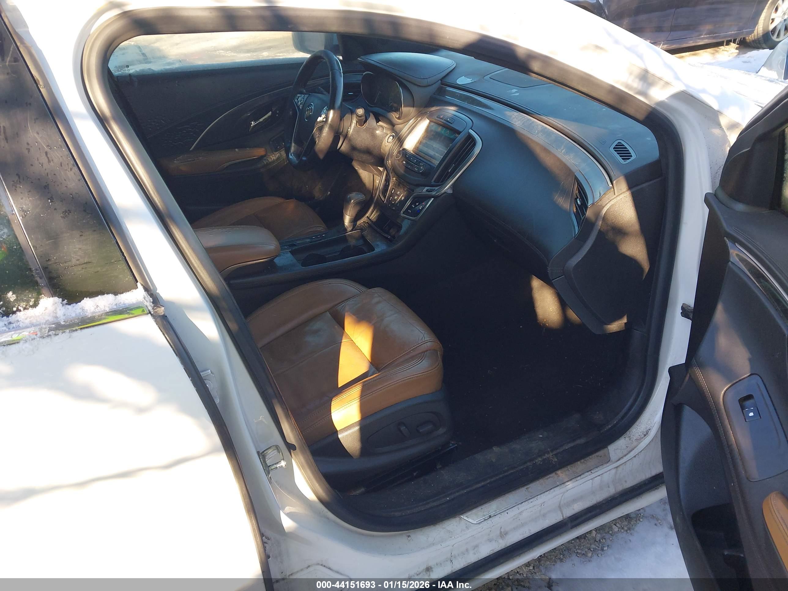 BUICK LACROSSE image 5