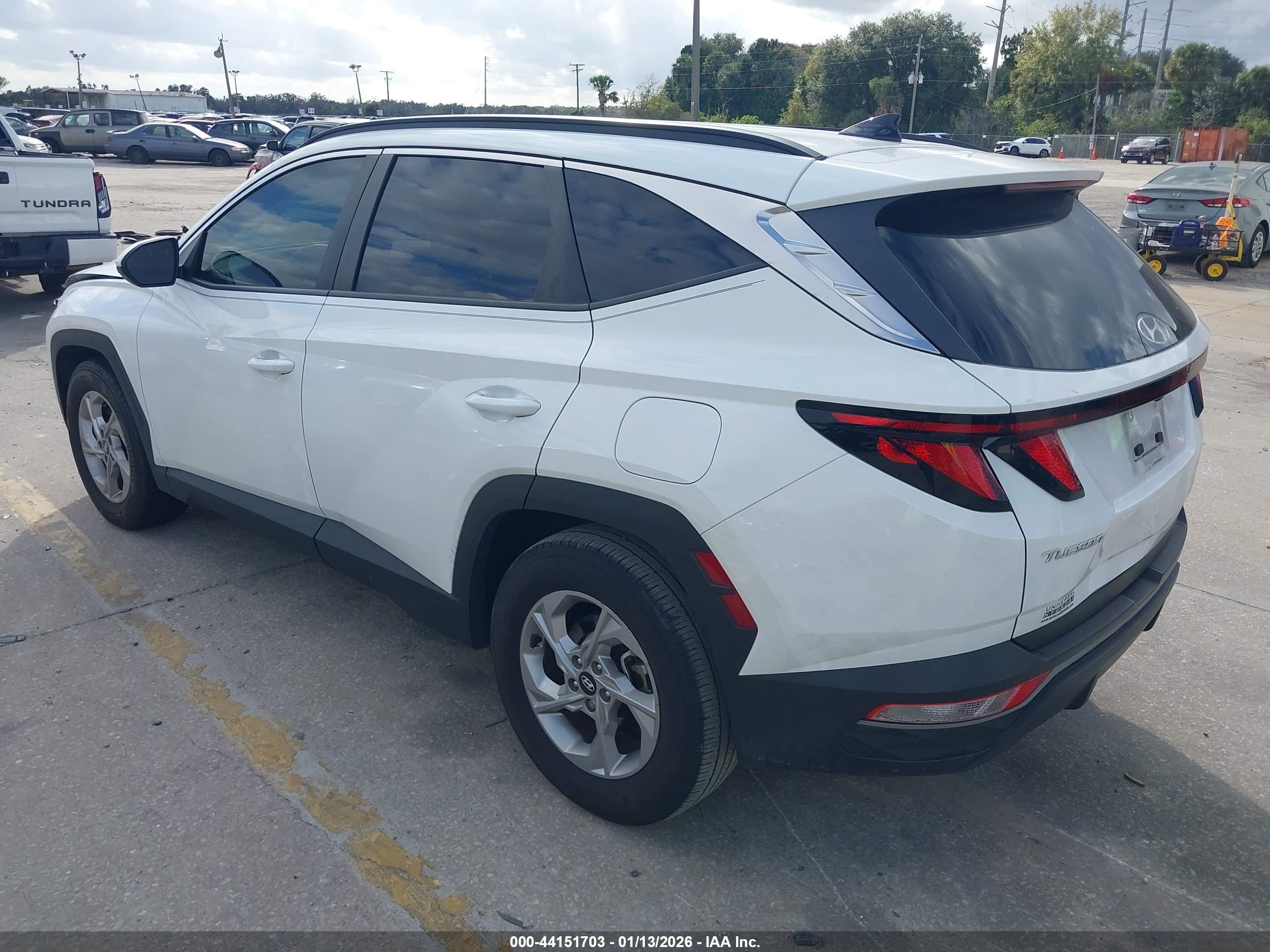 HYUNDAI TUCSON image 3