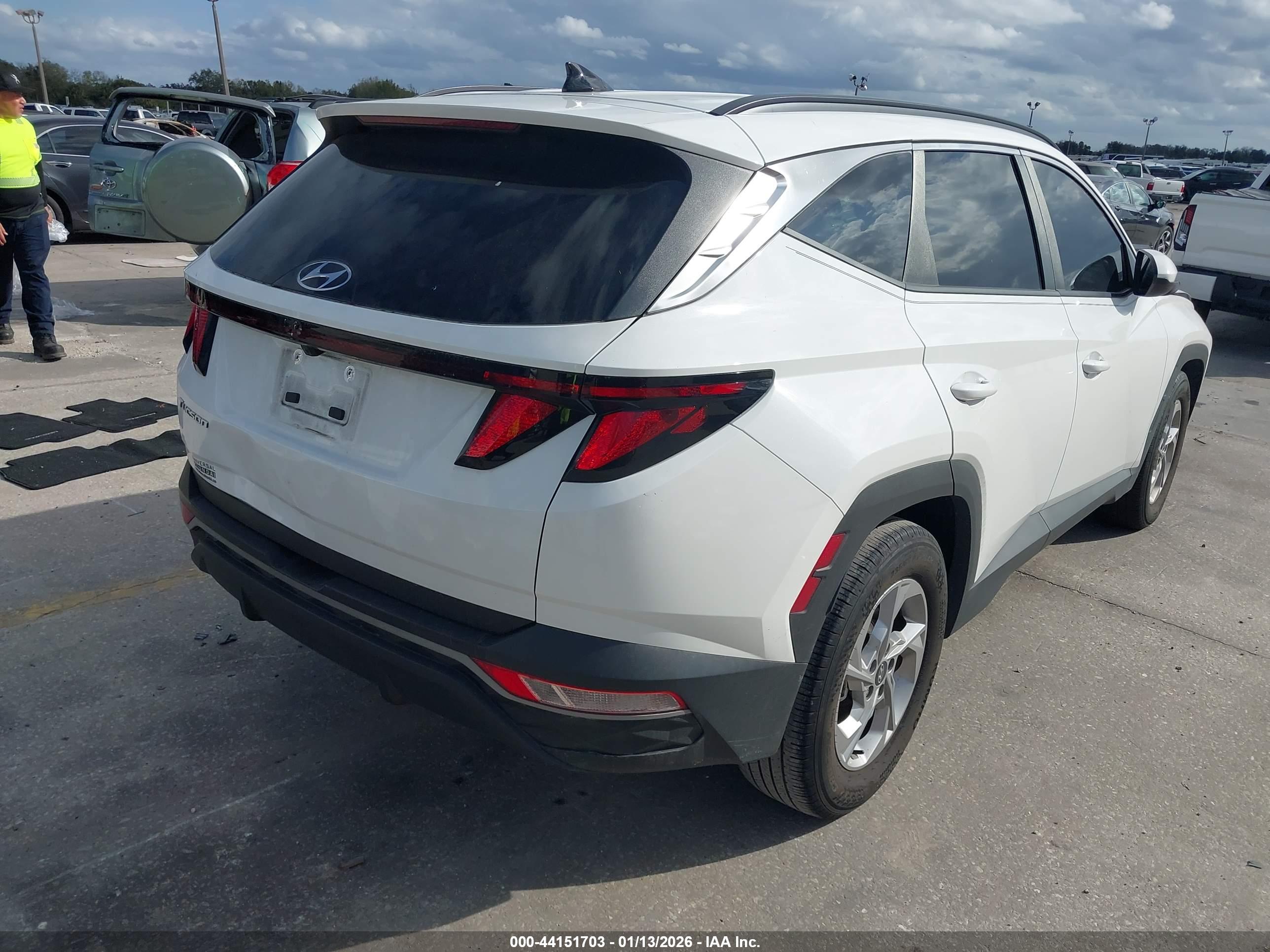 HYUNDAI TUCSON image 4