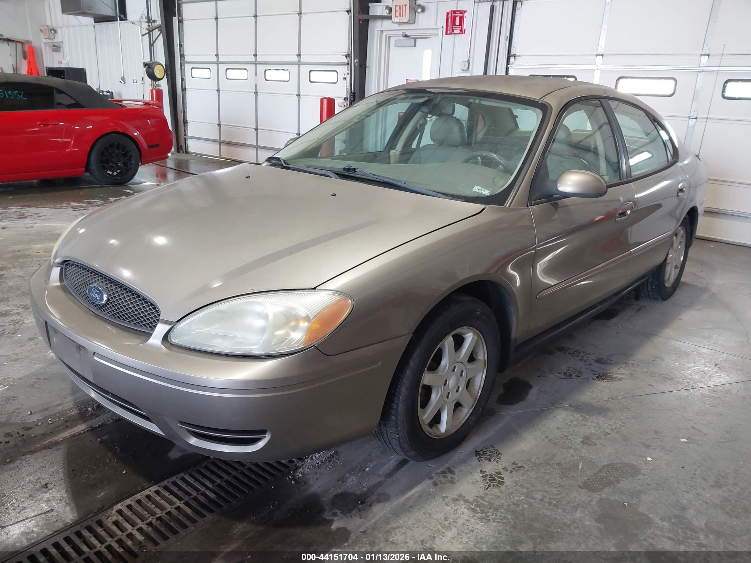 FORD TAURUS image 2