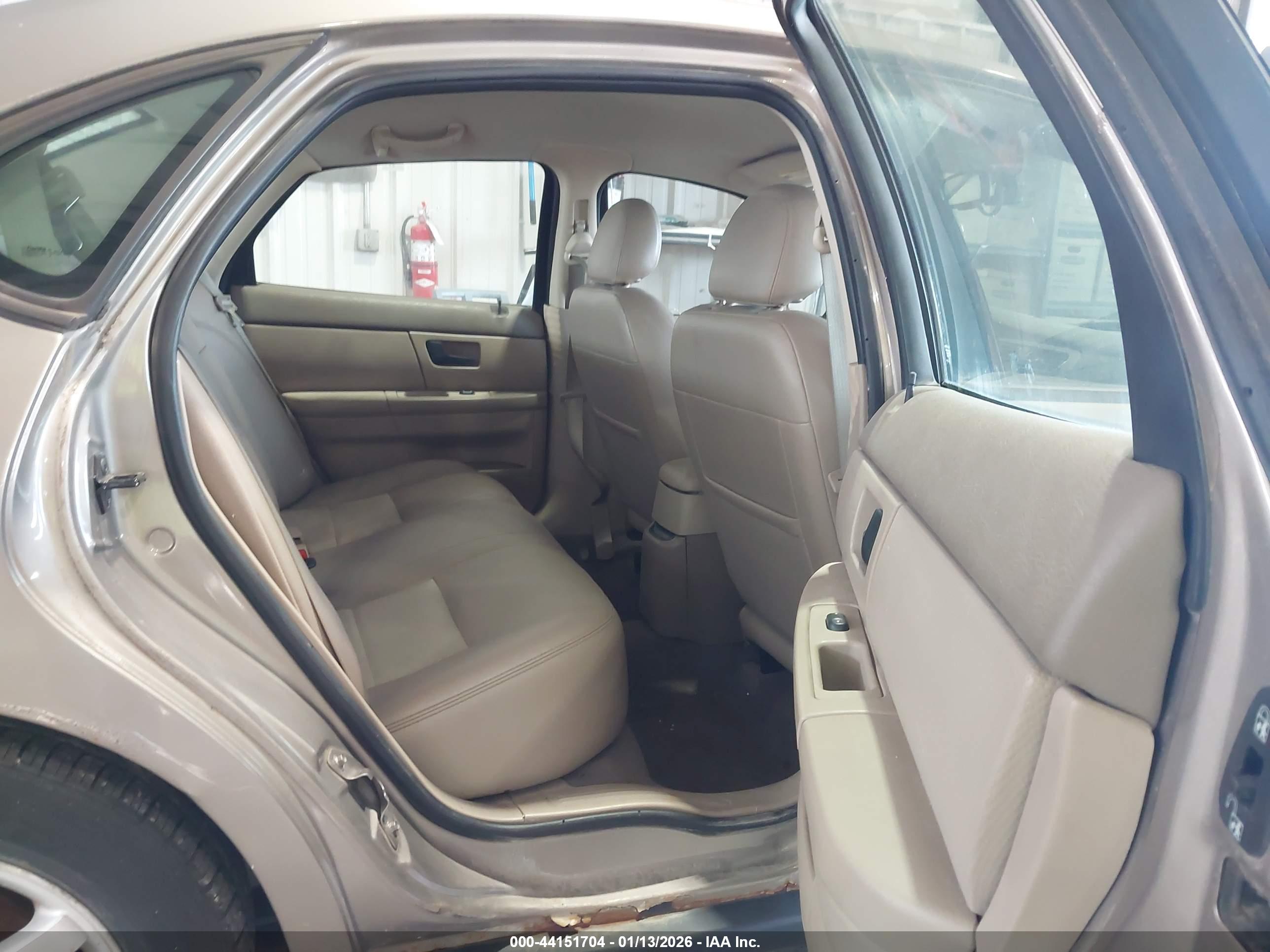 FORD TAURUS image 8