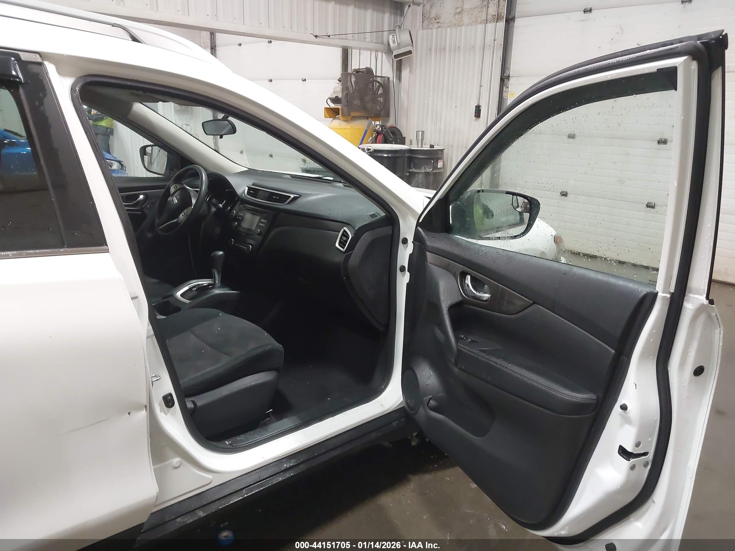 NISSAN ROGUE image 5