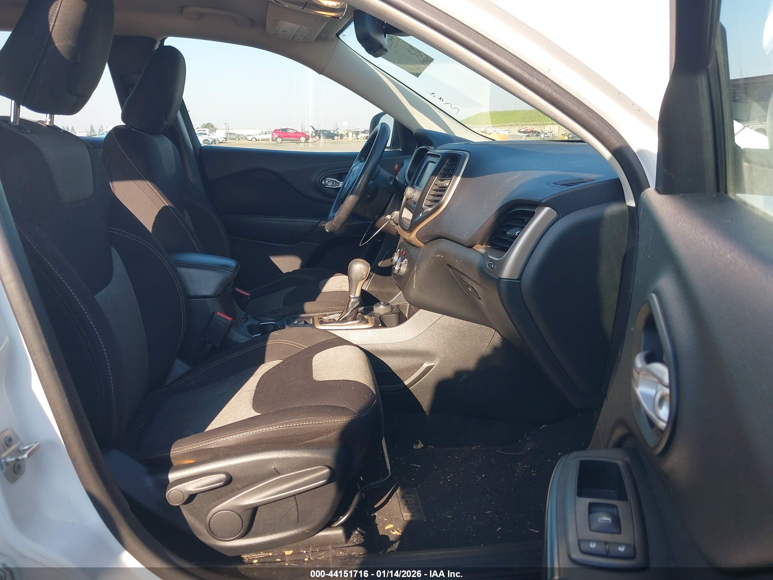 JEEP CHEROKEE image 5