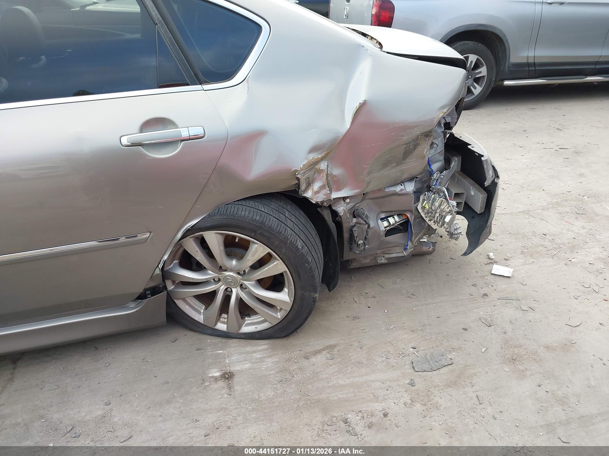 INFINITI M35X image 6