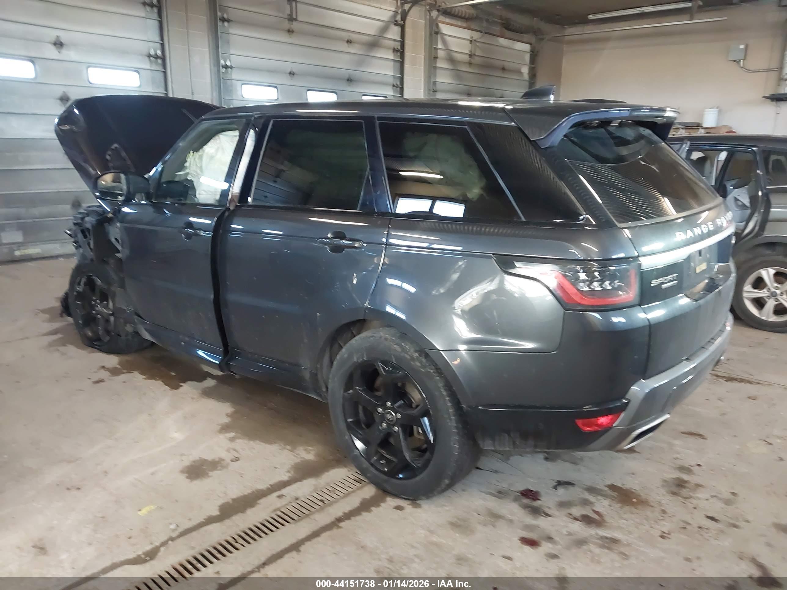 LAND ROVER image 3
