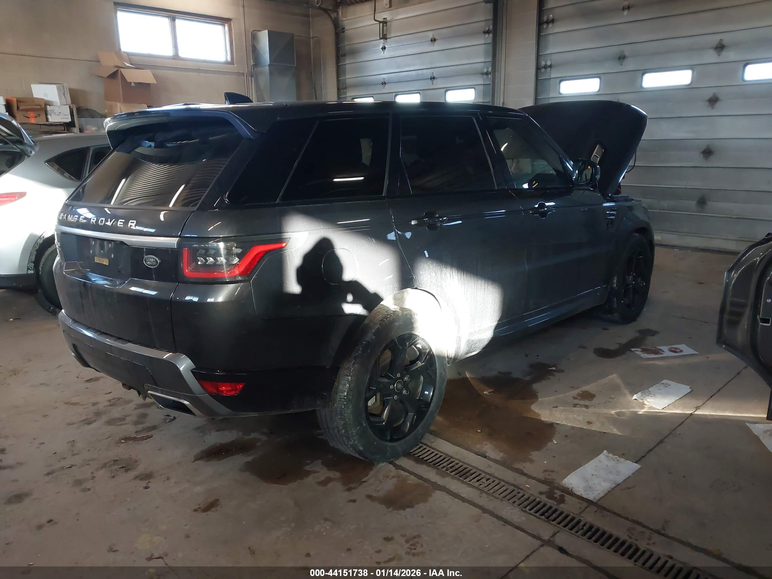 LAND ROVER image 4