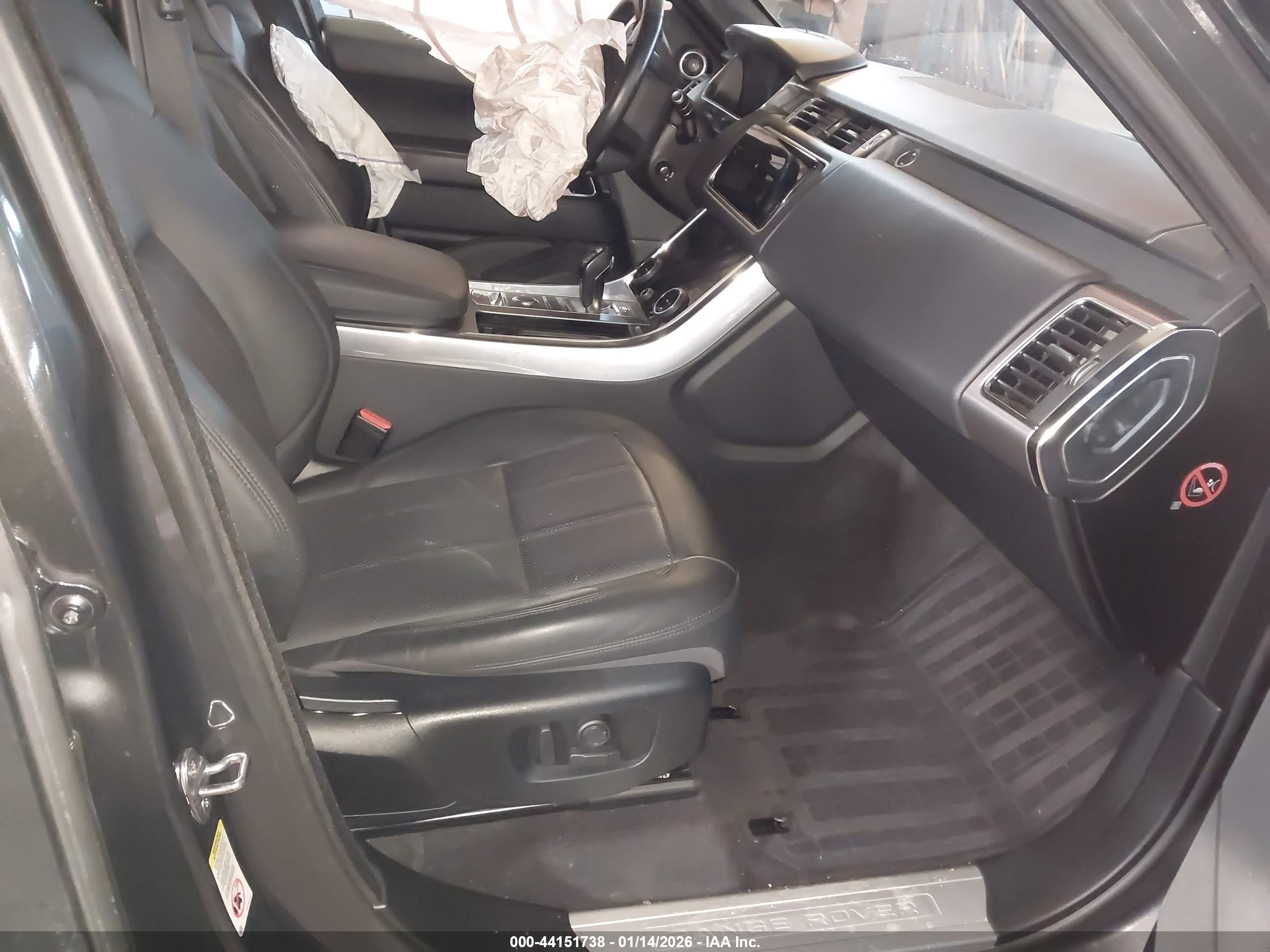 LAND ROVER image 5