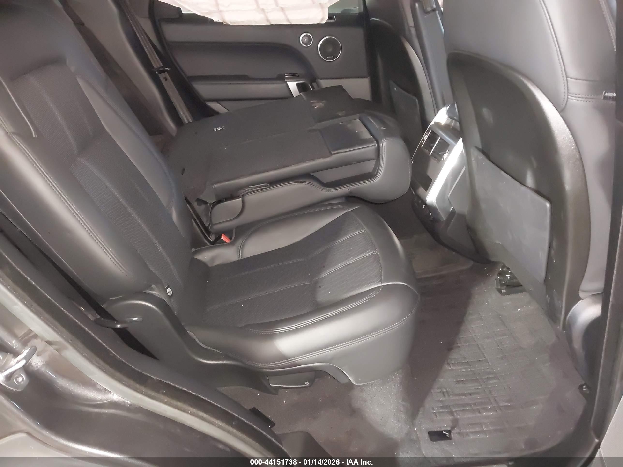 LAND ROVER image 8