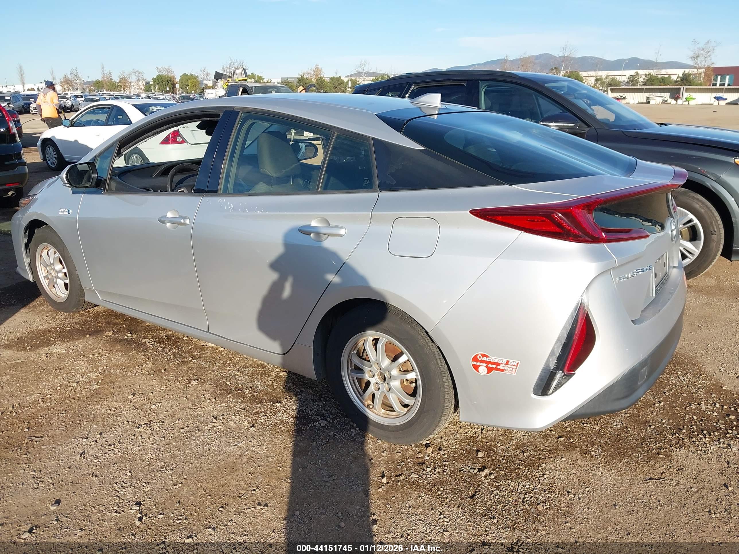 TOYOTA PRIUS image 3