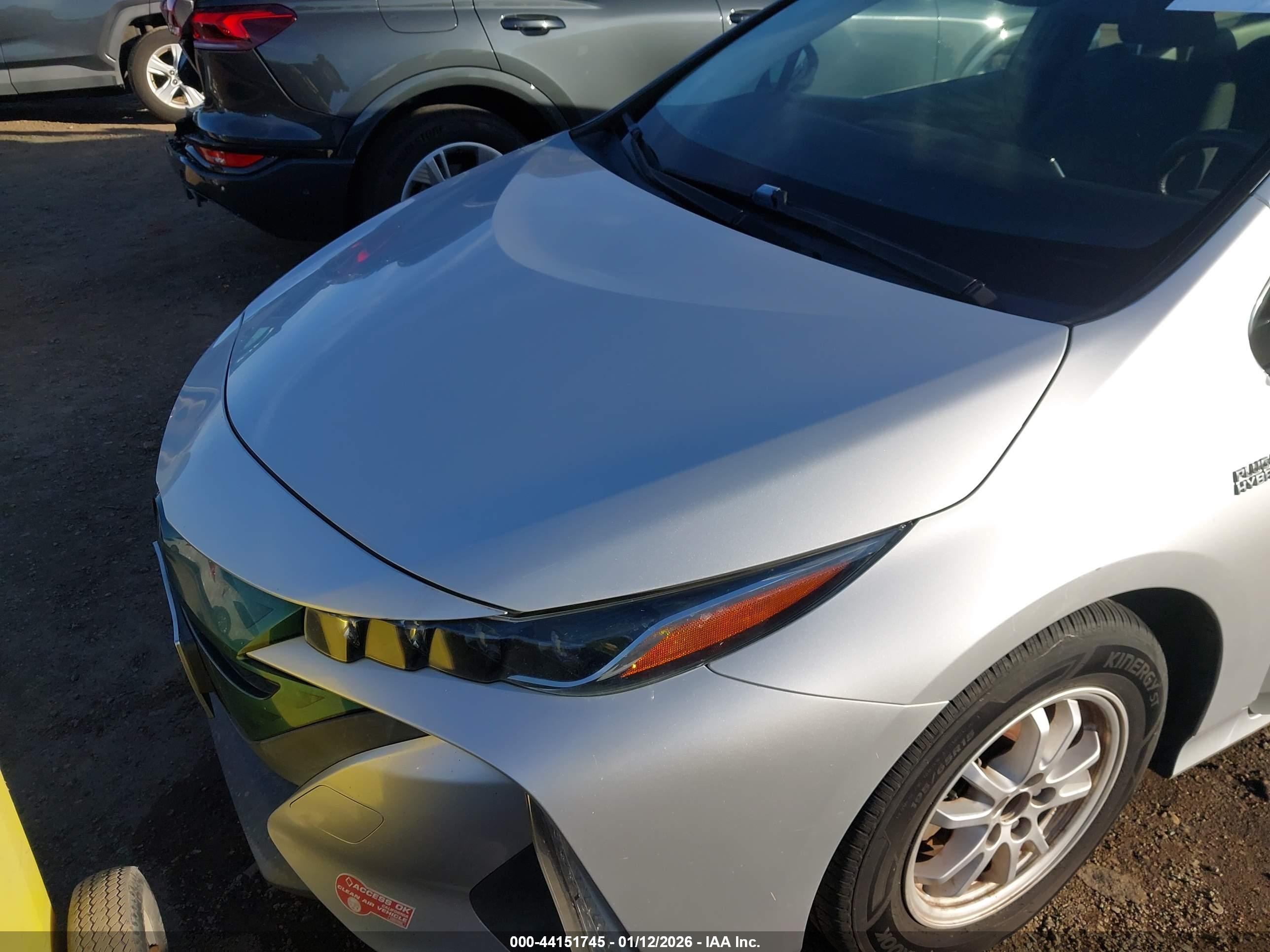 TOYOTA PRIUS image 6