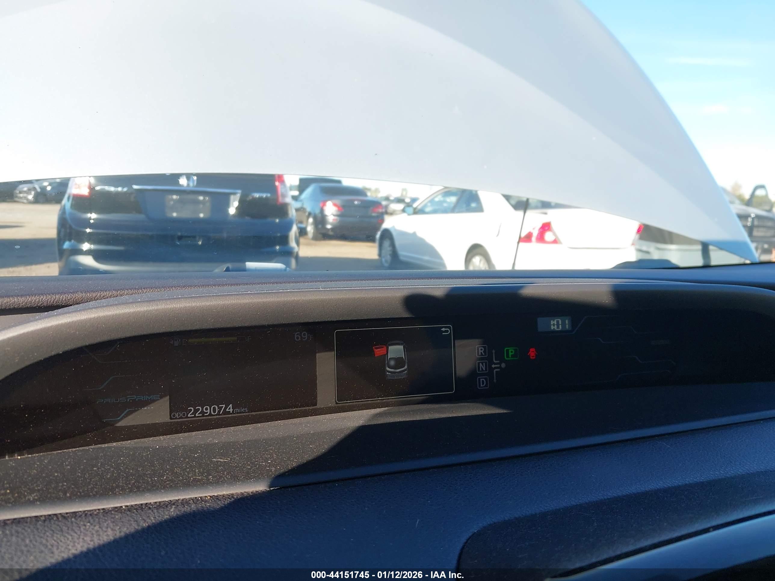 TOYOTA PRIUS image 7