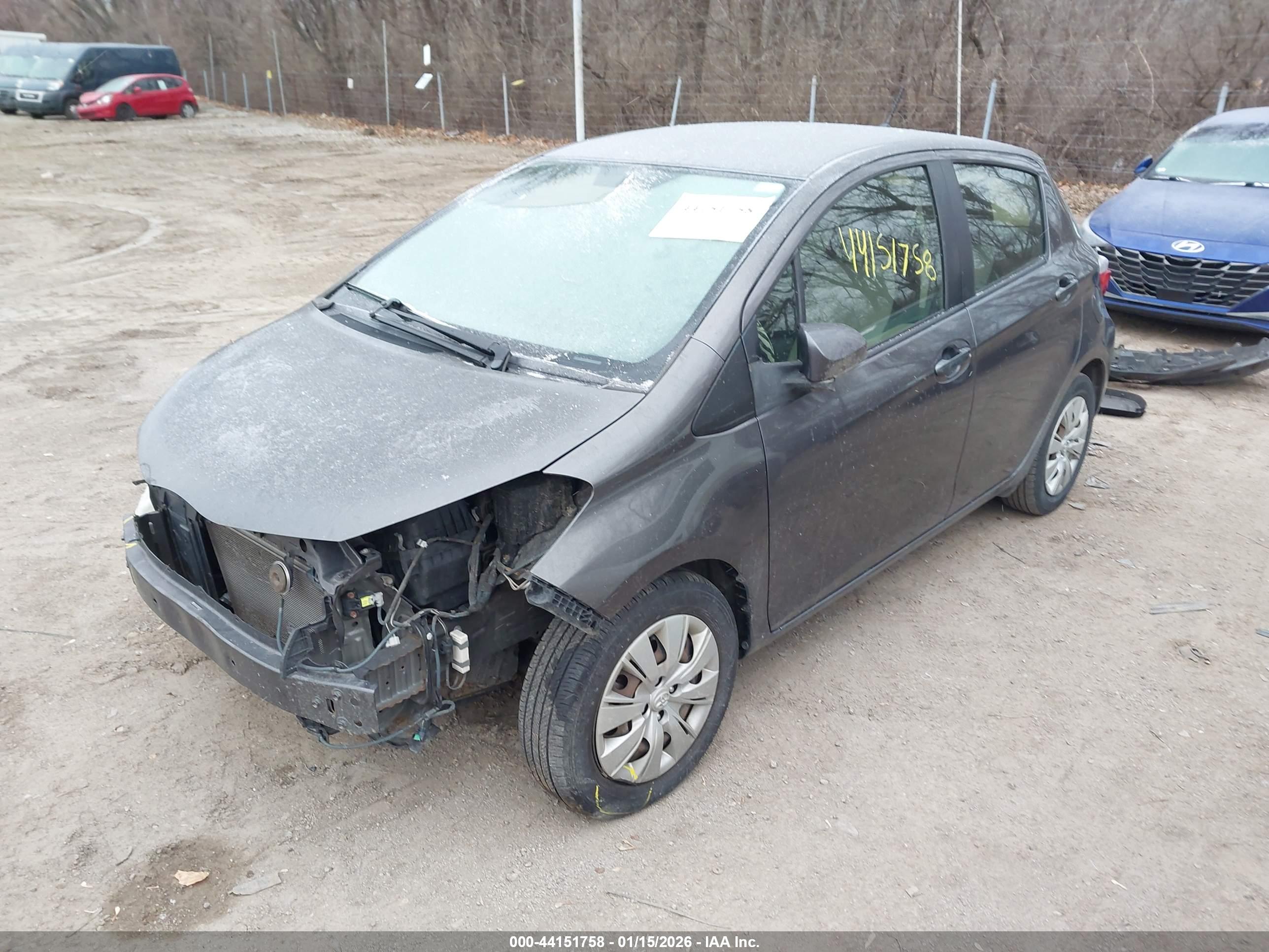 TOYOTA YARIS image 2