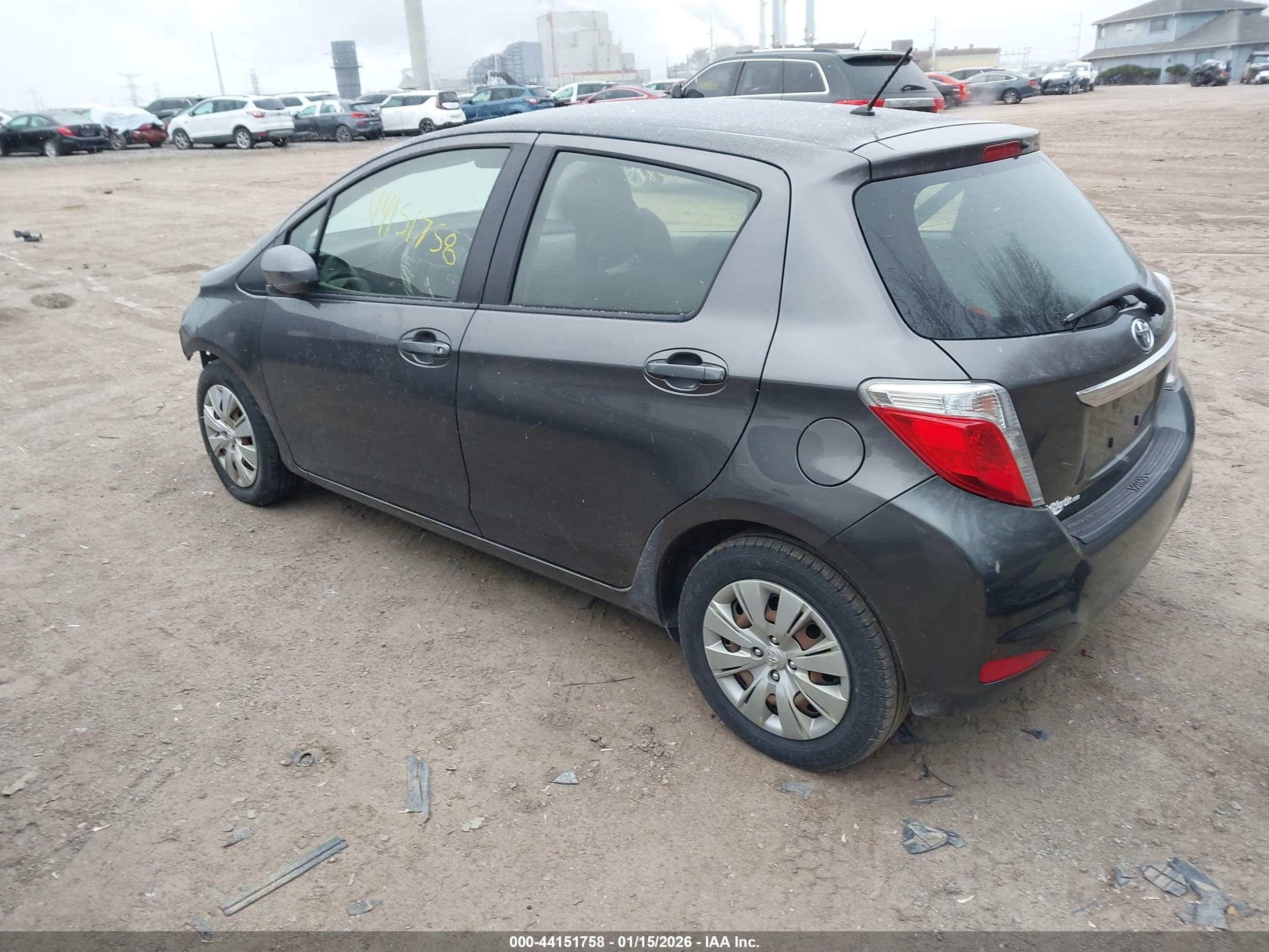 TOYOTA YARIS image 3