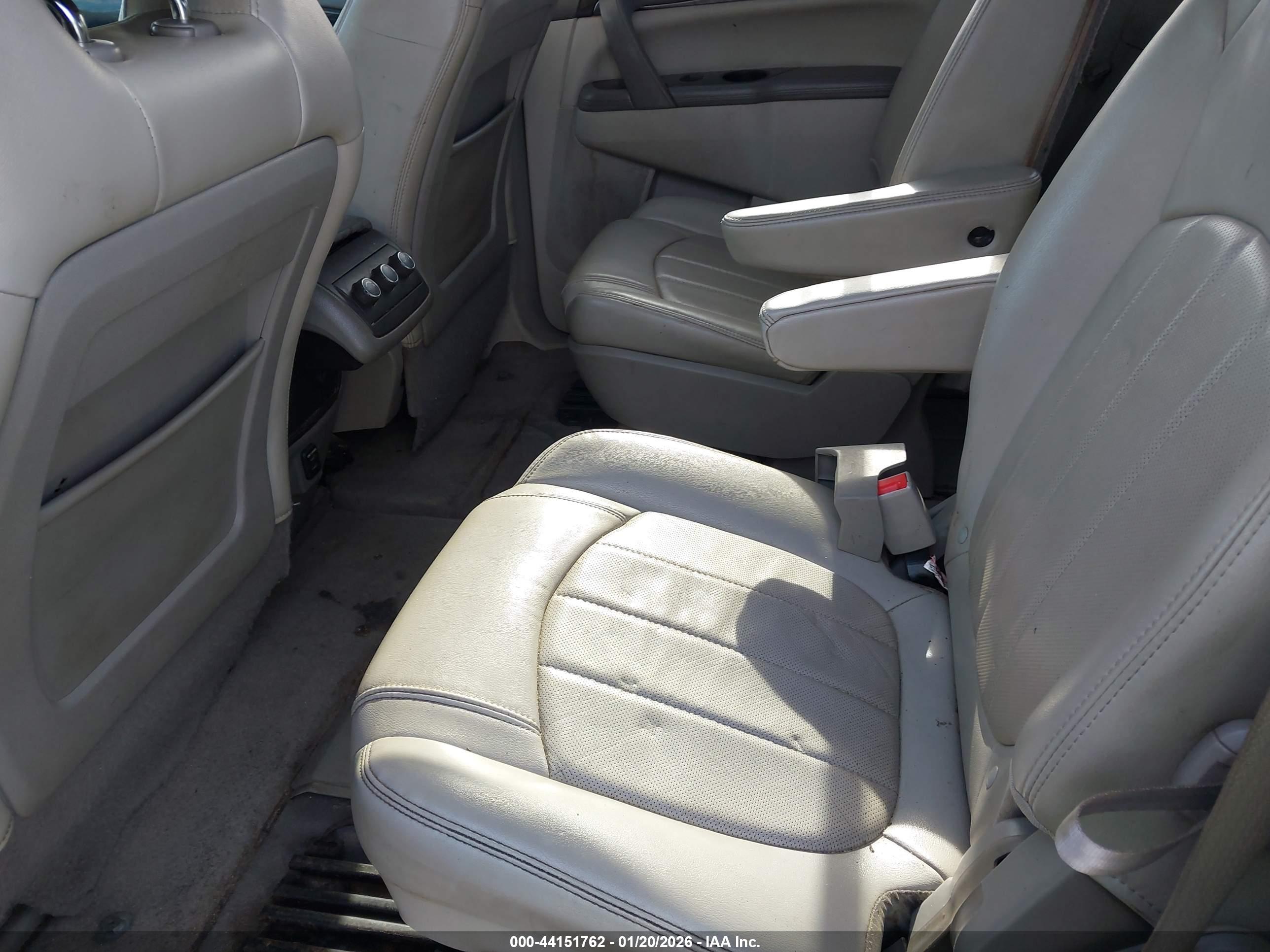 BUICK ENCLAVE image 8