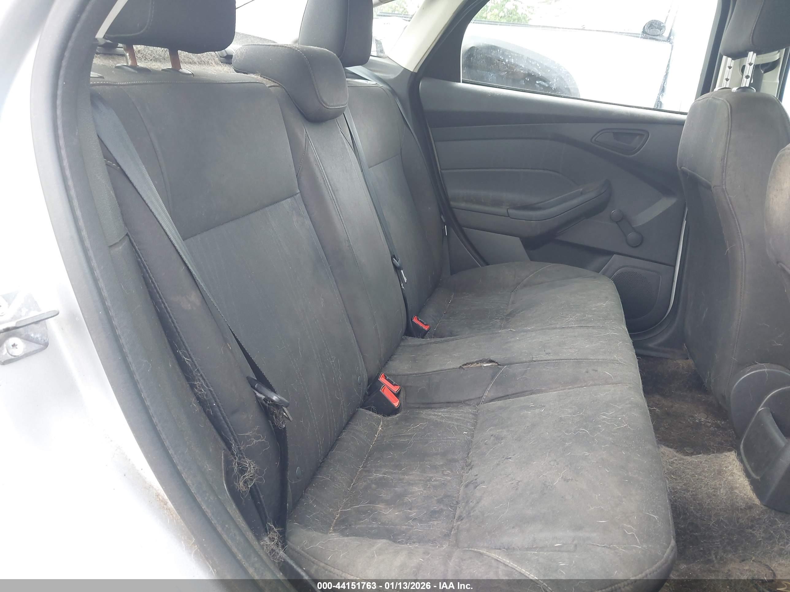 FORD FOCUS image 8