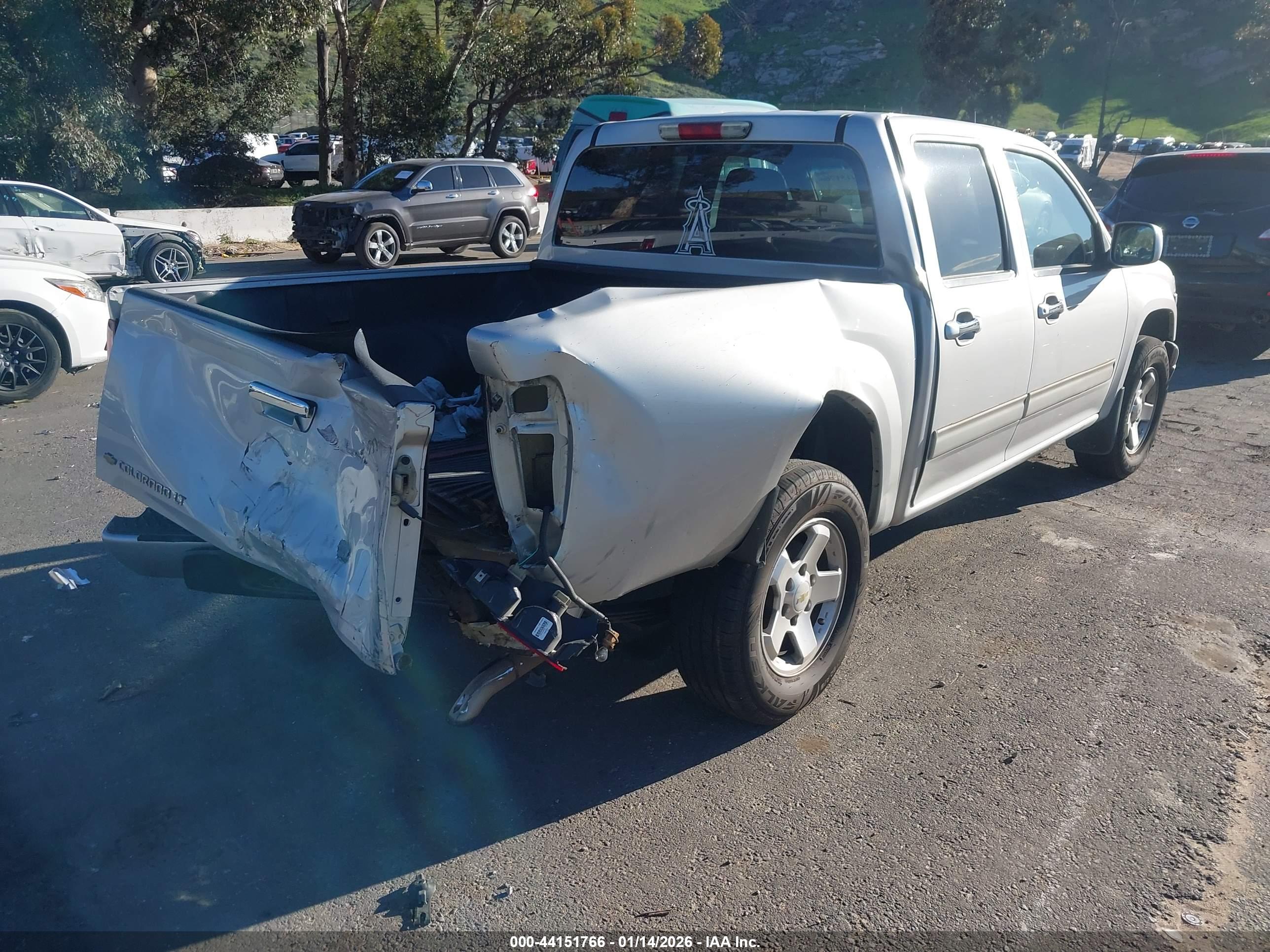 CHEVROLET COLORADO image 4