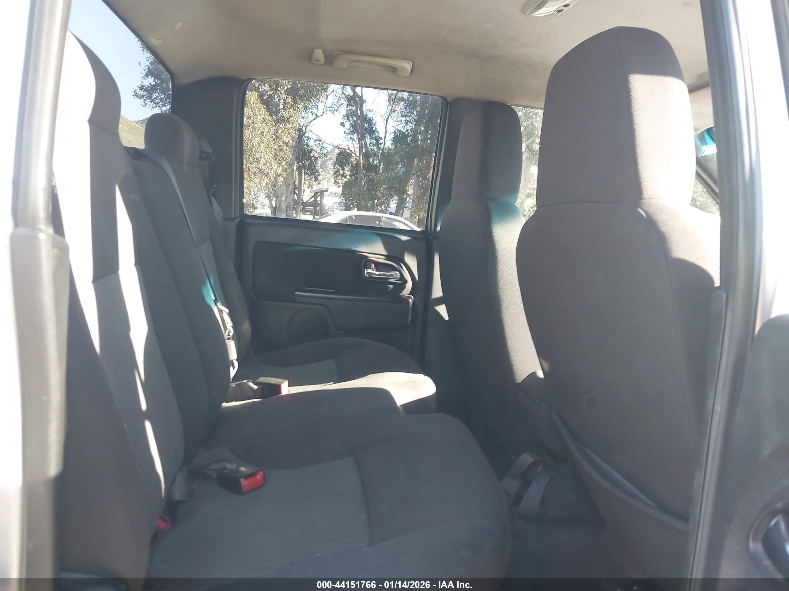 CHEVROLET COLORADO image 8