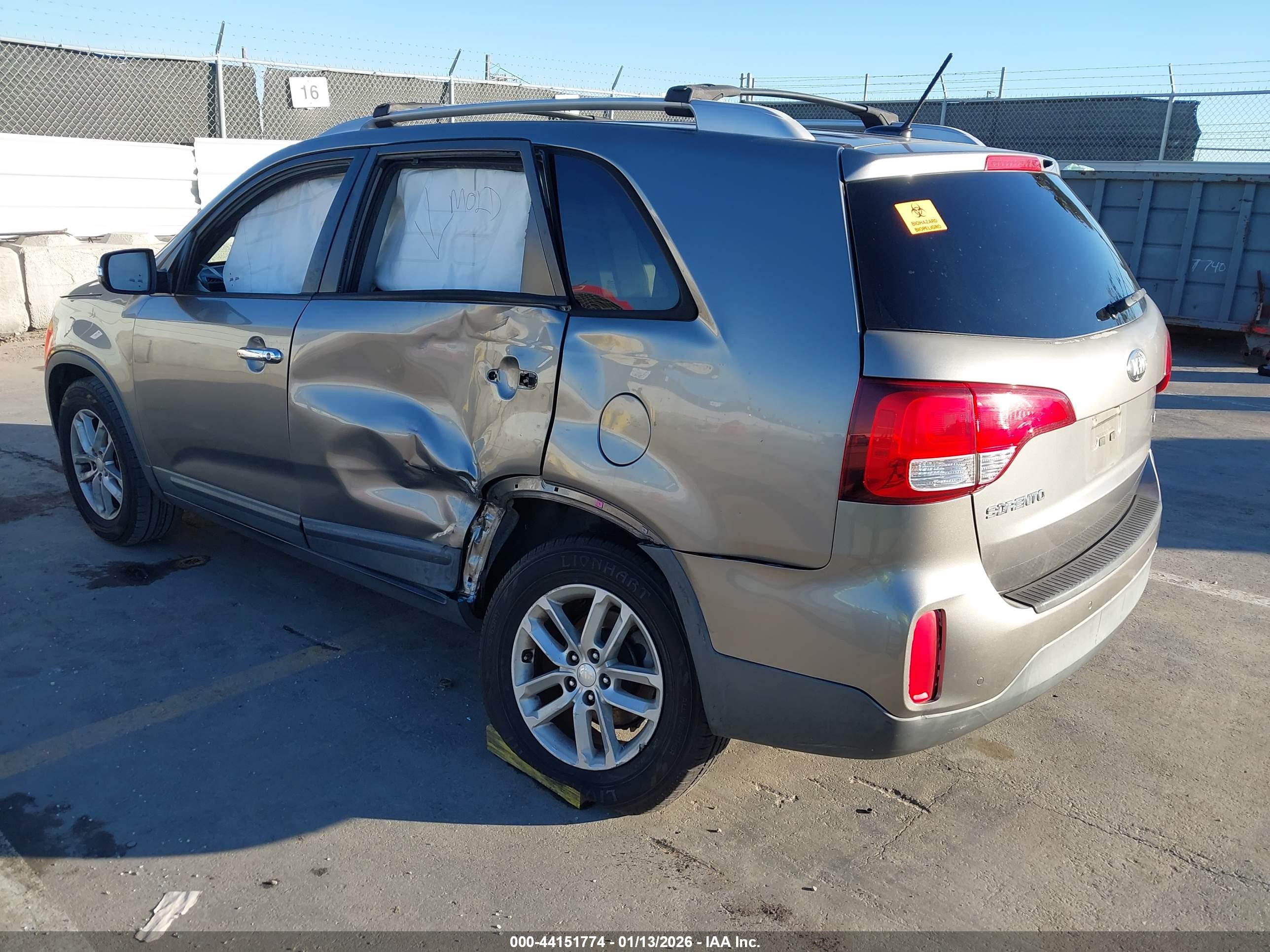 KIA SORENTO image 3