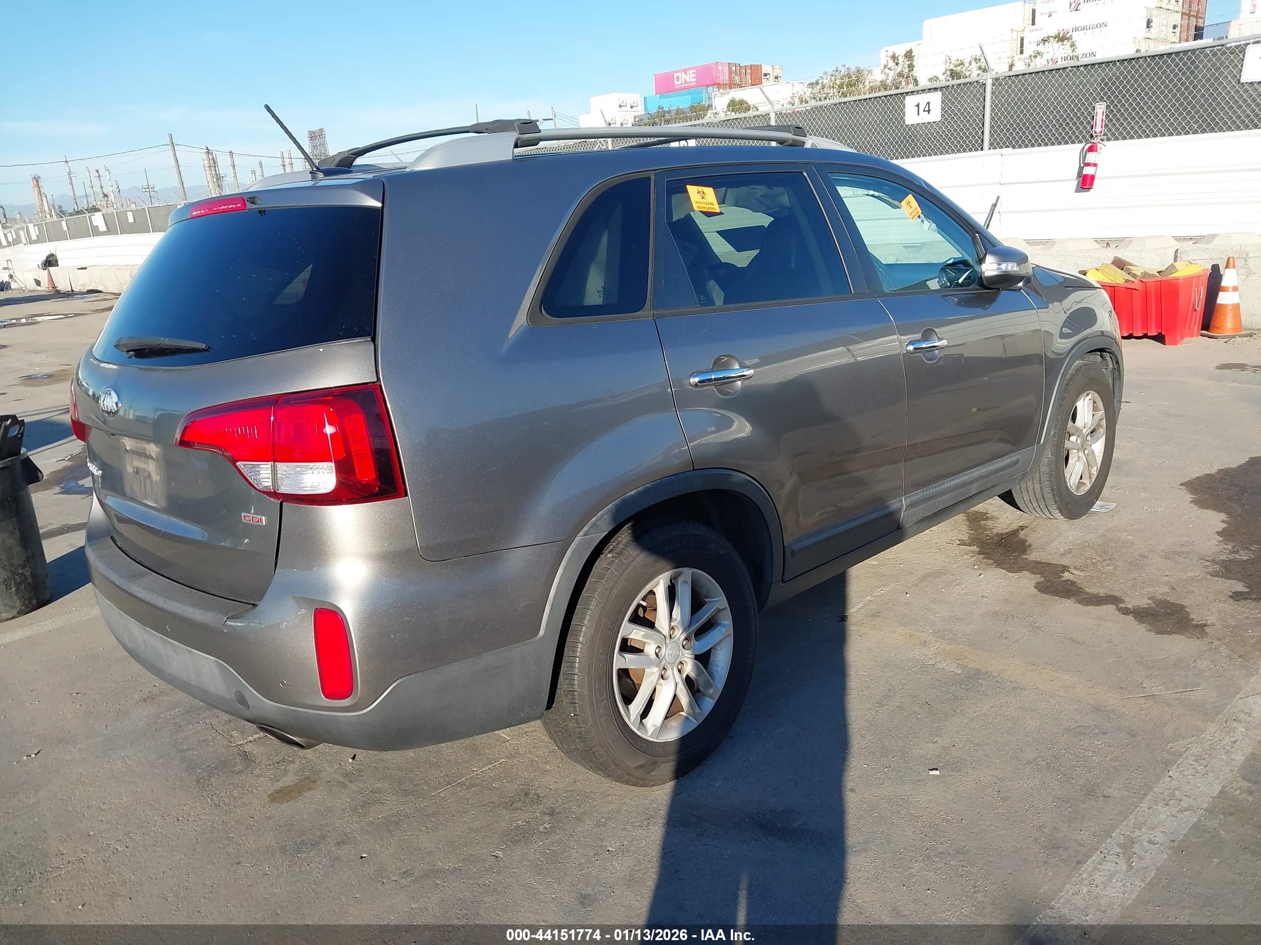 KIA SORENTO image 4
