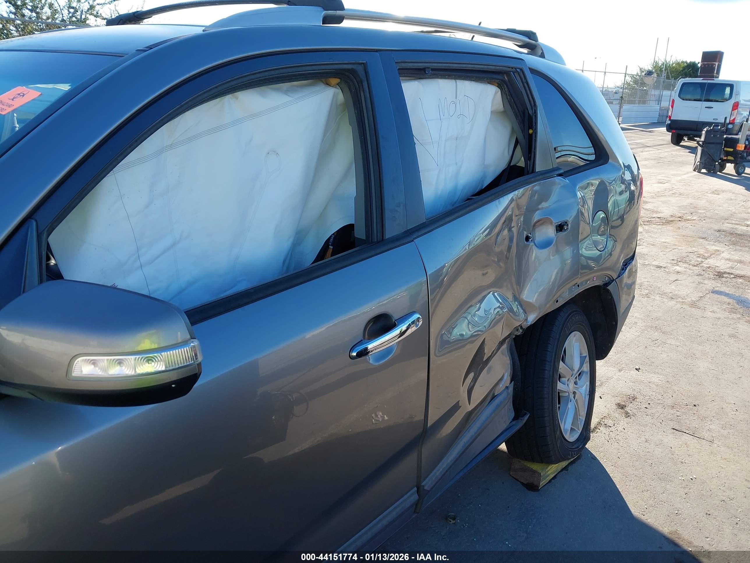 KIA SORENTO image 6
