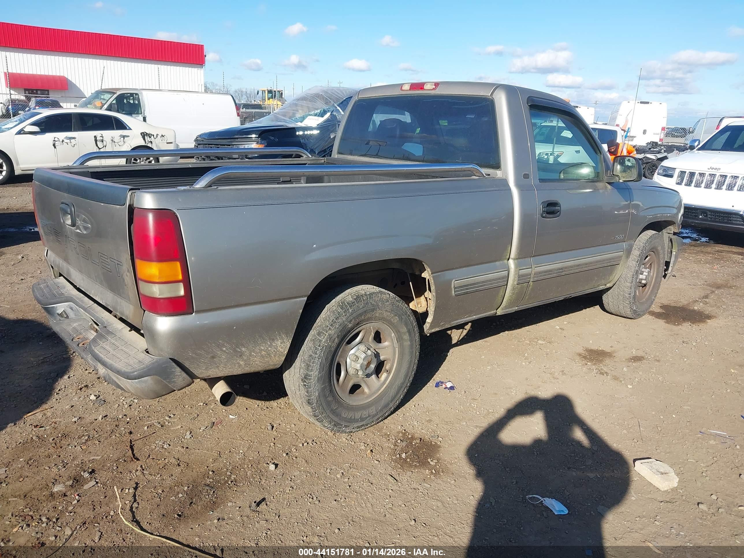 CHEVROLET SILVERADO image 4