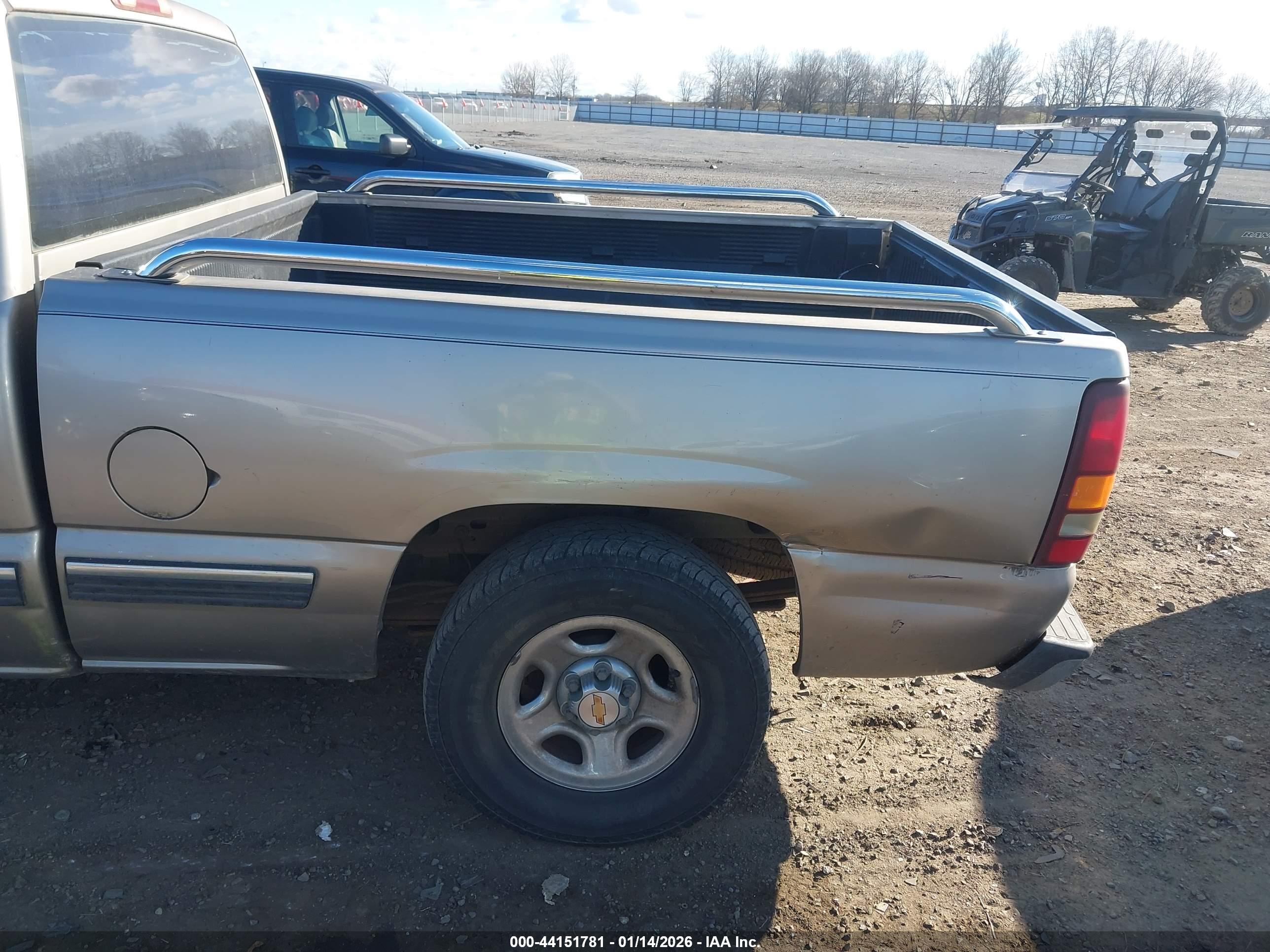 CHEVROLET SILVERADO image 6