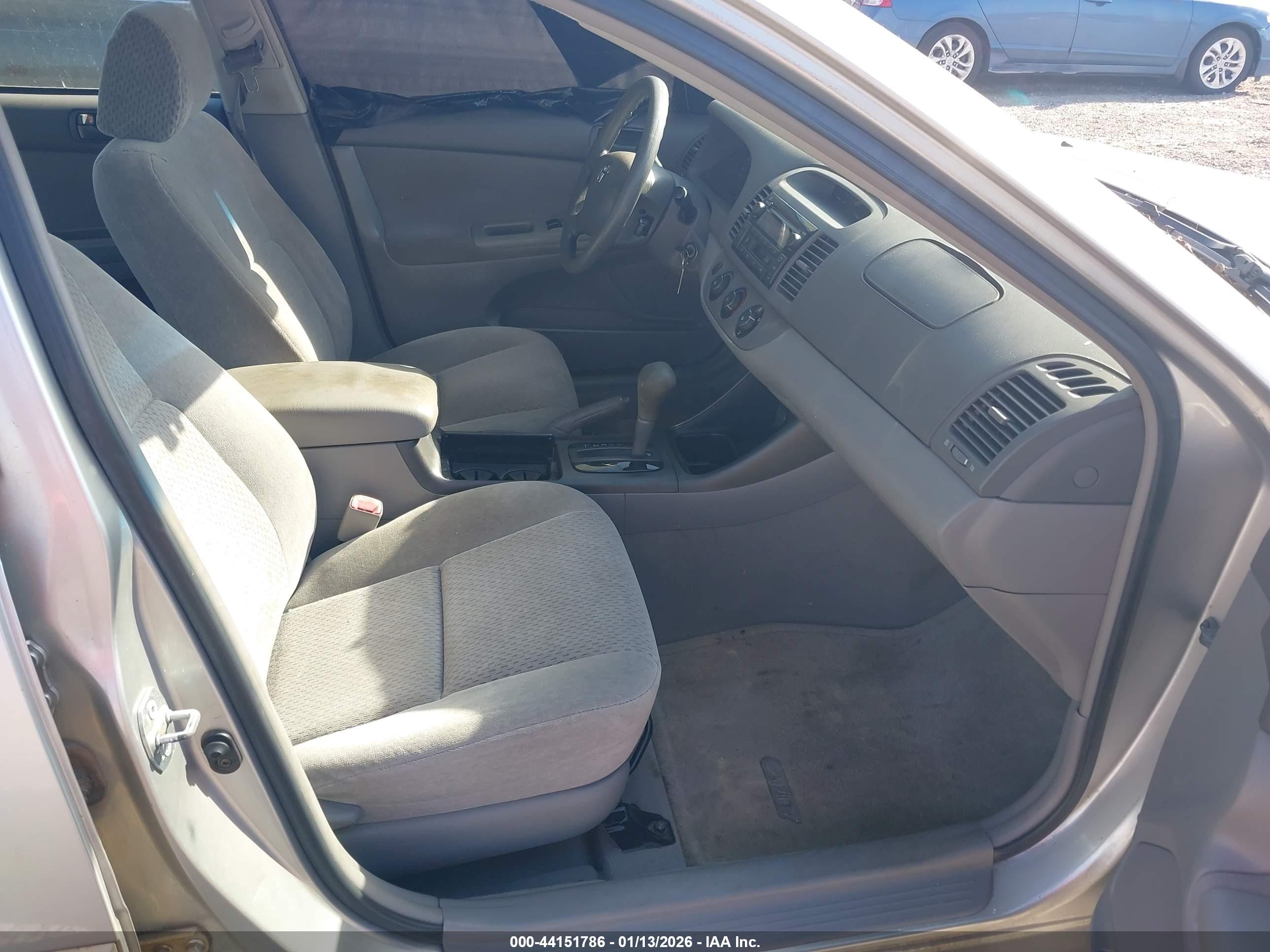 TOYOTA CAMRY image 5