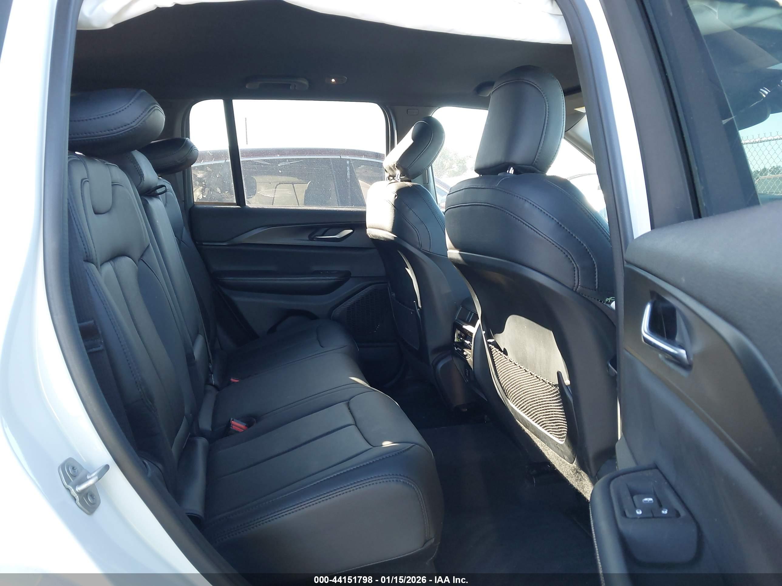 JEEP GRAND image 8