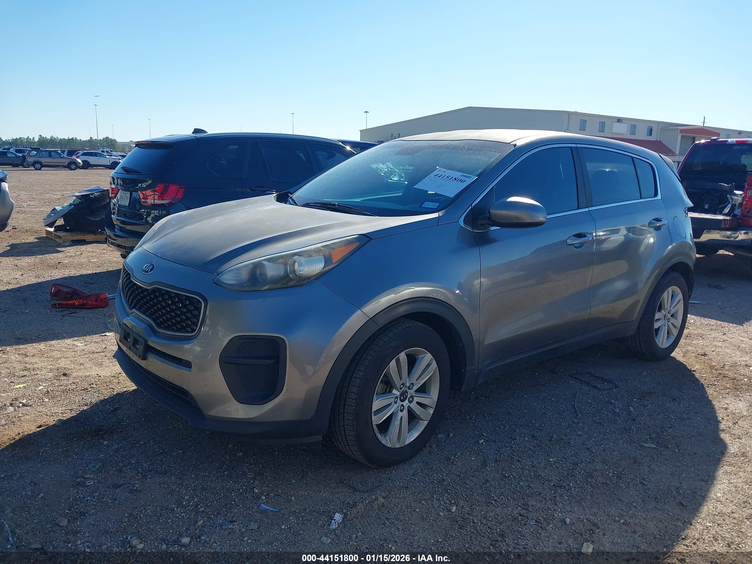 KIA SPORTAGE image 2