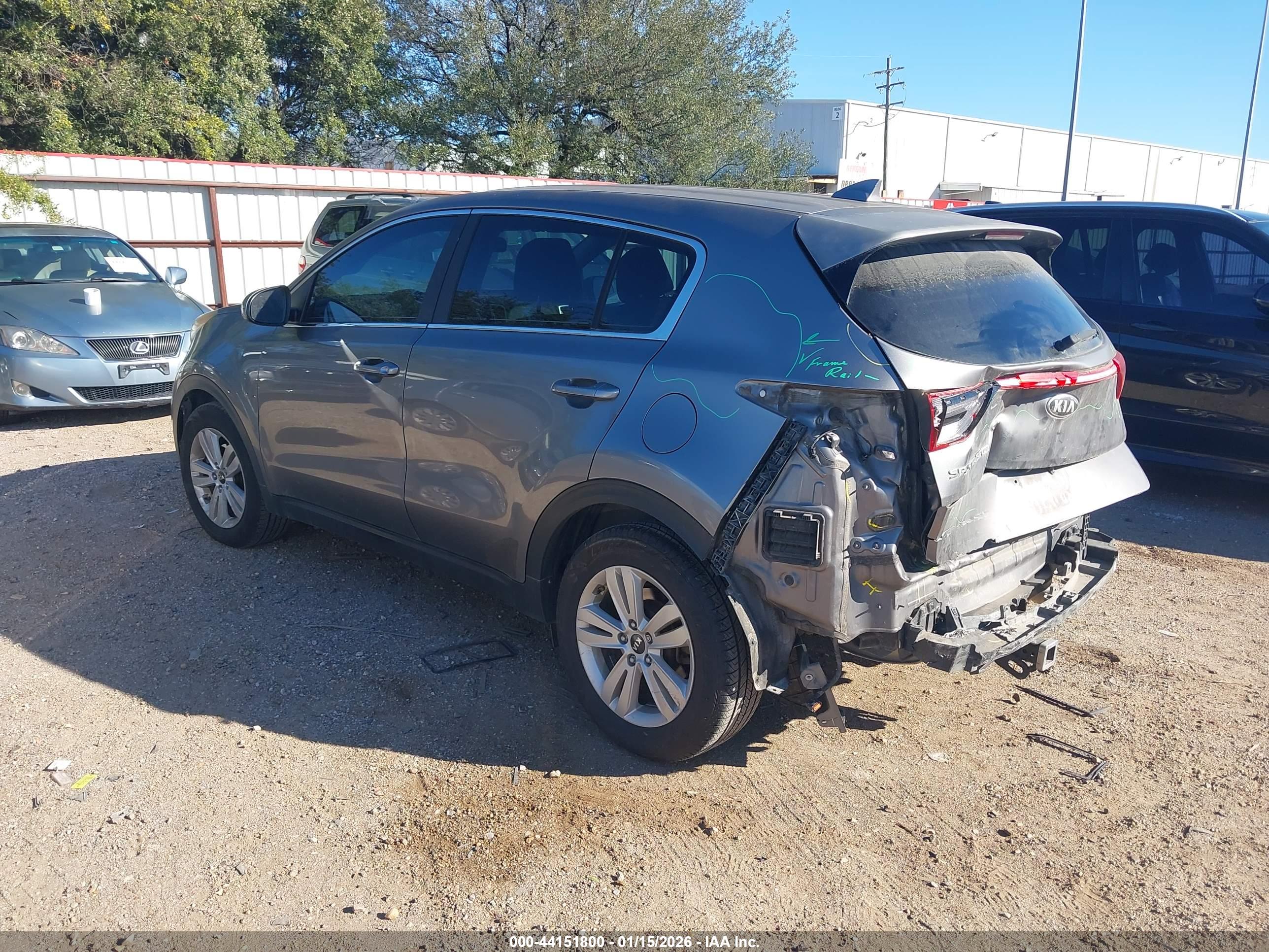 KIA SPORTAGE image 3