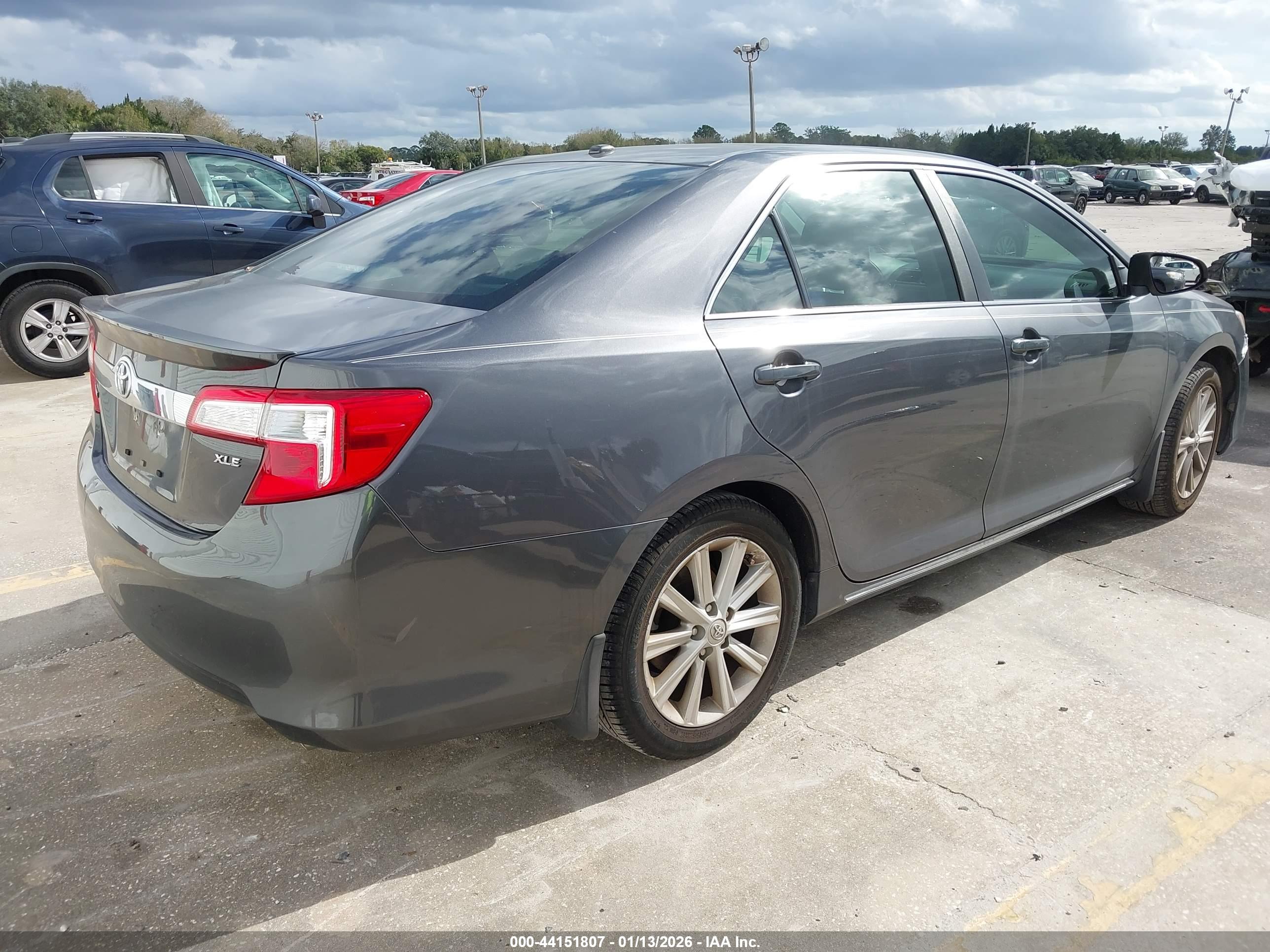 TOYOTA CAMRY image 4