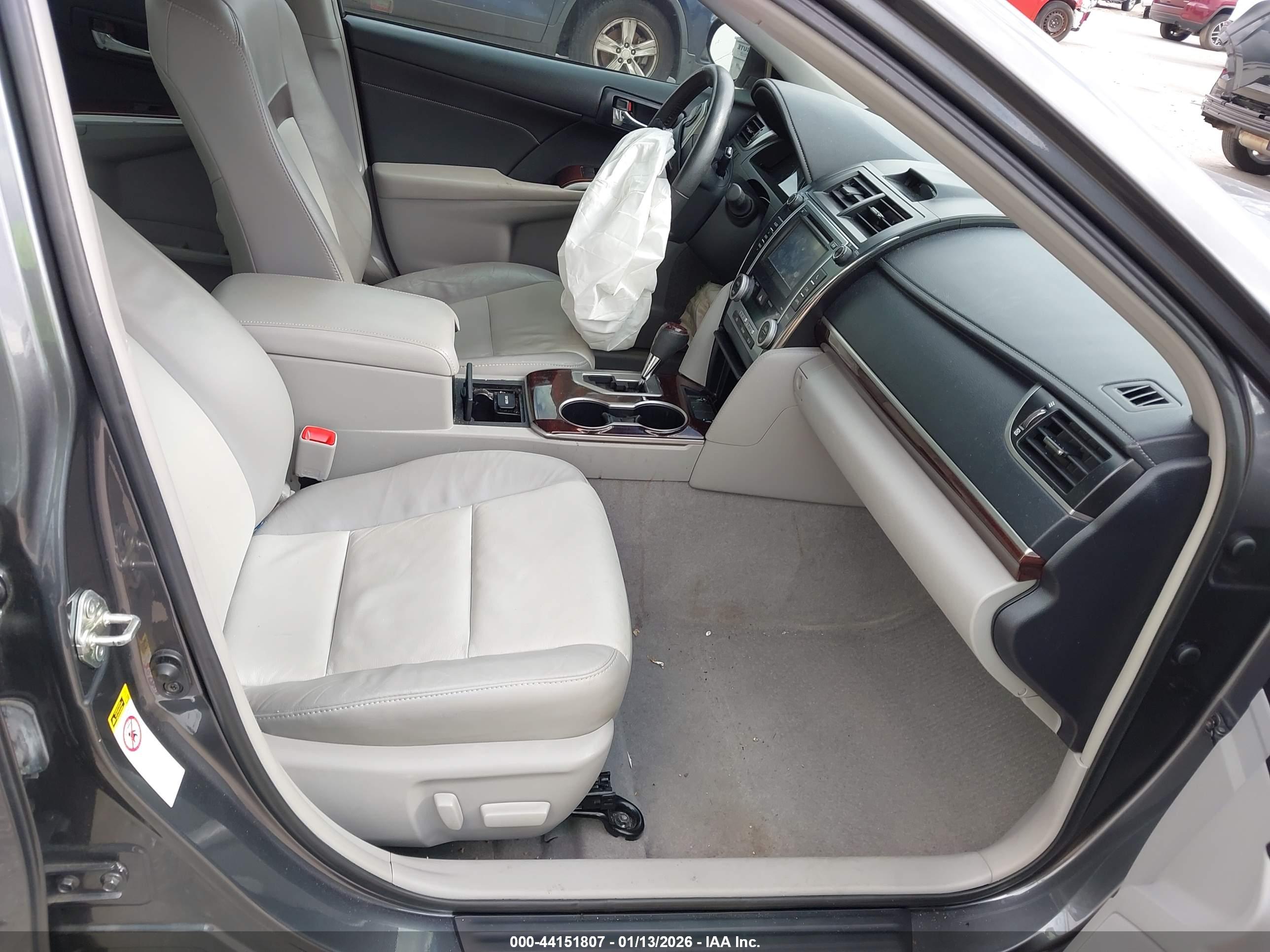 TOYOTA CAMRY image 5