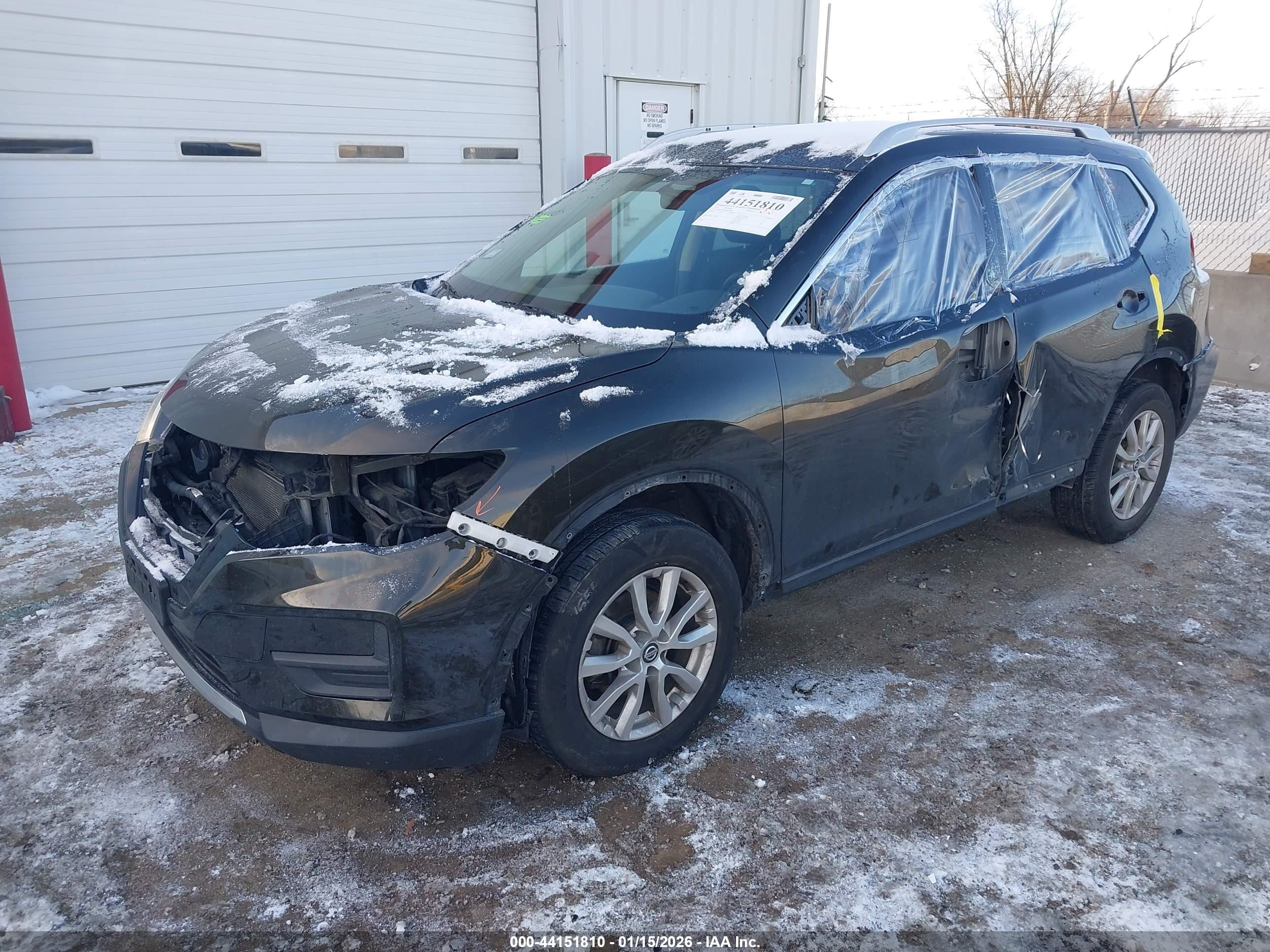 NISSAN ROGUE image 2
